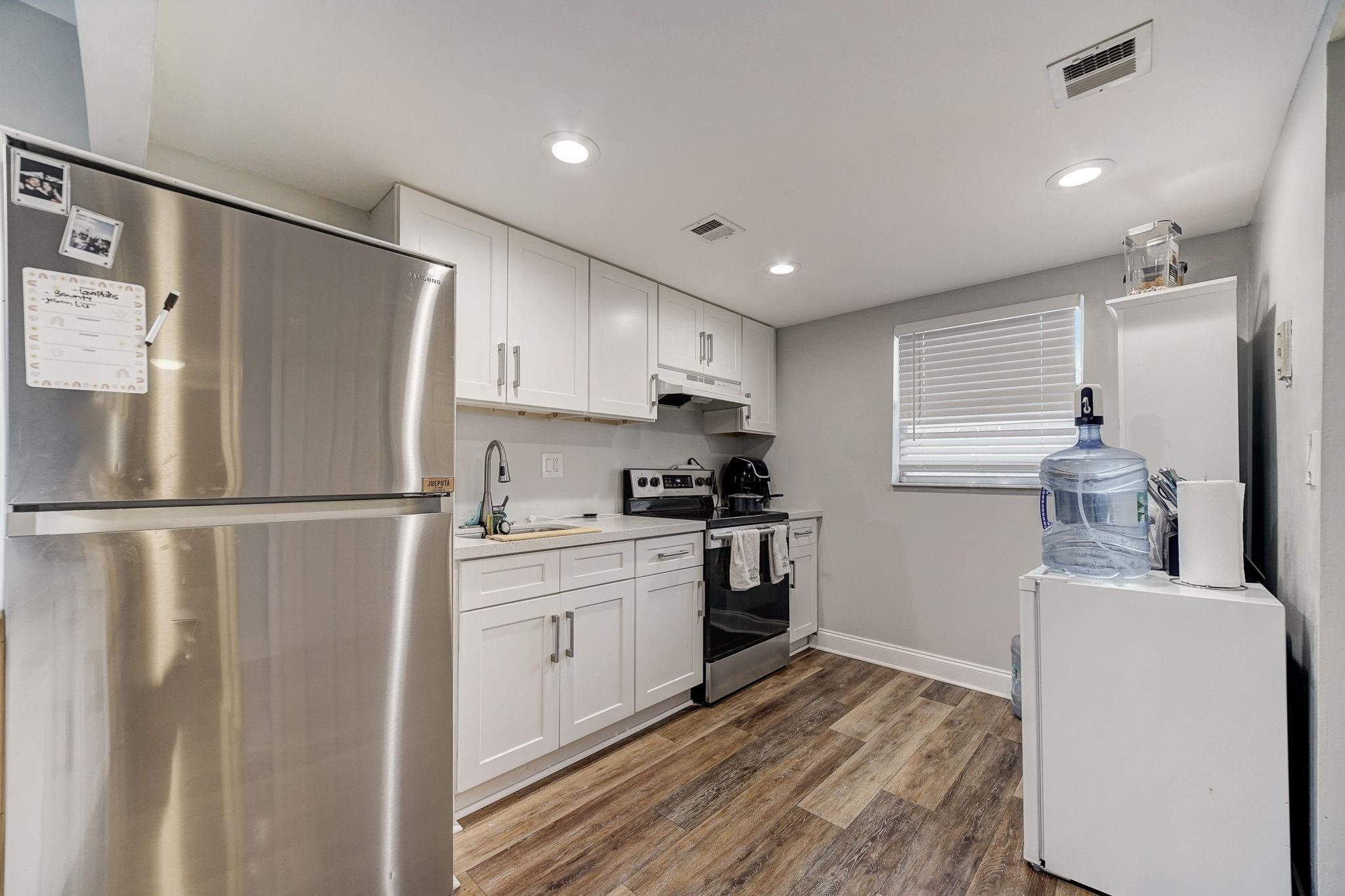 SANDS POINT CONDOMINIUM III - Residential