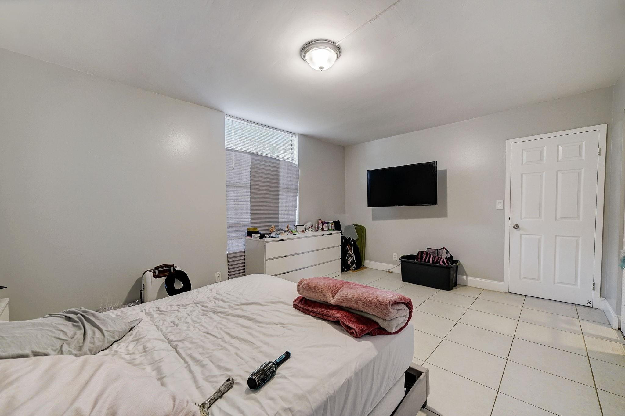 SANDS POINT CONDOMINIUM III - Residential