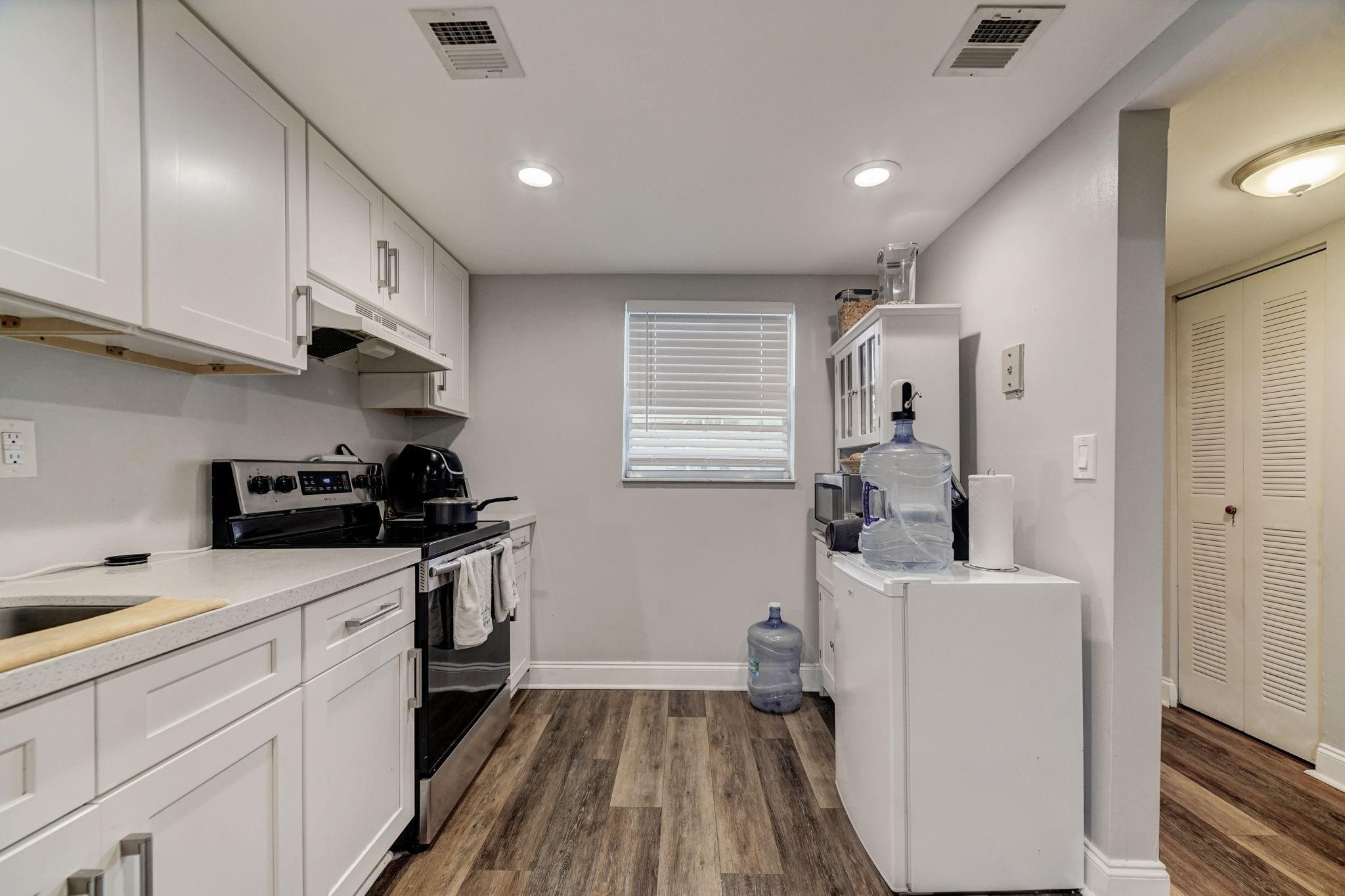 SANDS POINT CONDOMINIUM III - Residential