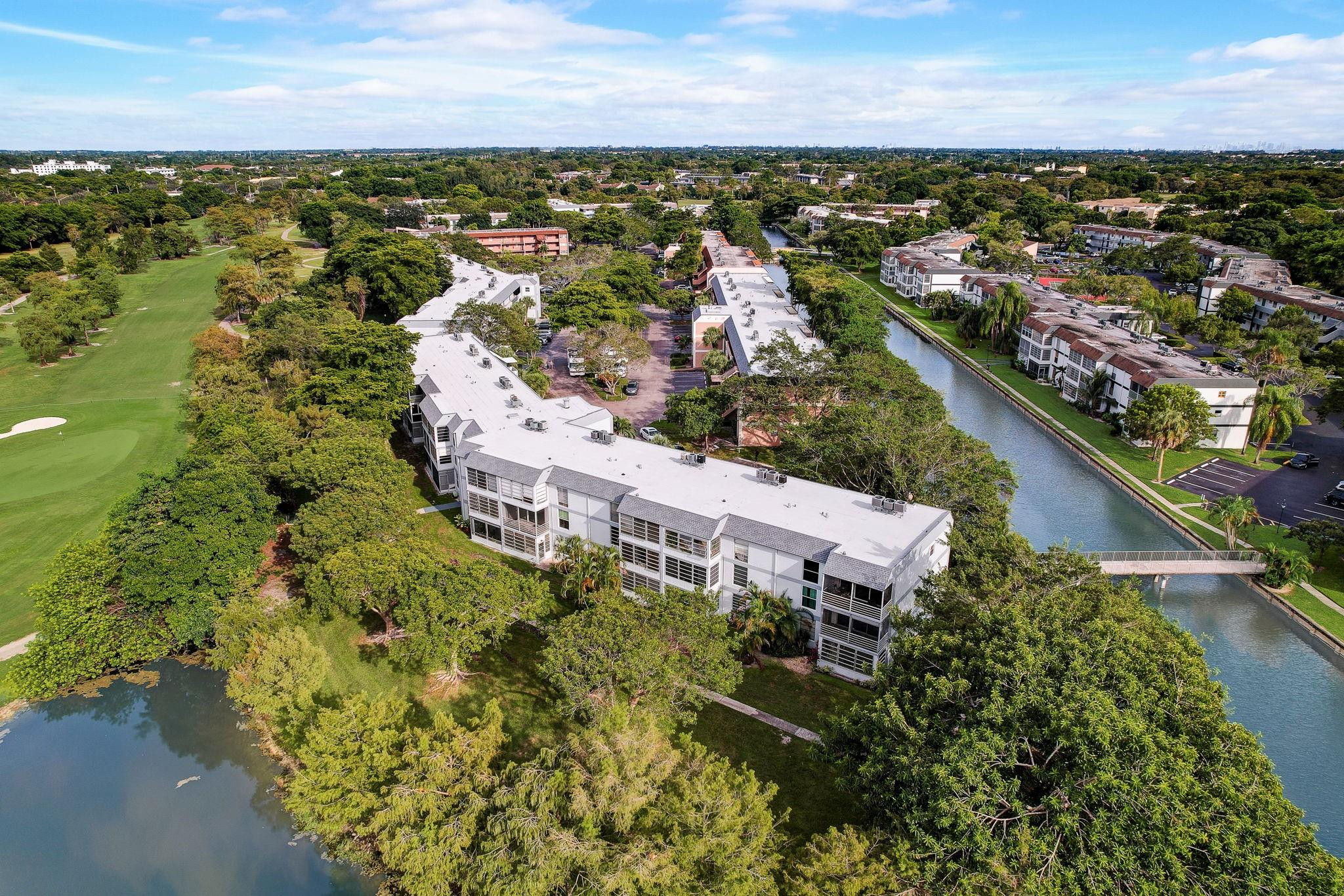 SANDS POINT CONDOMINIUM III - Residential