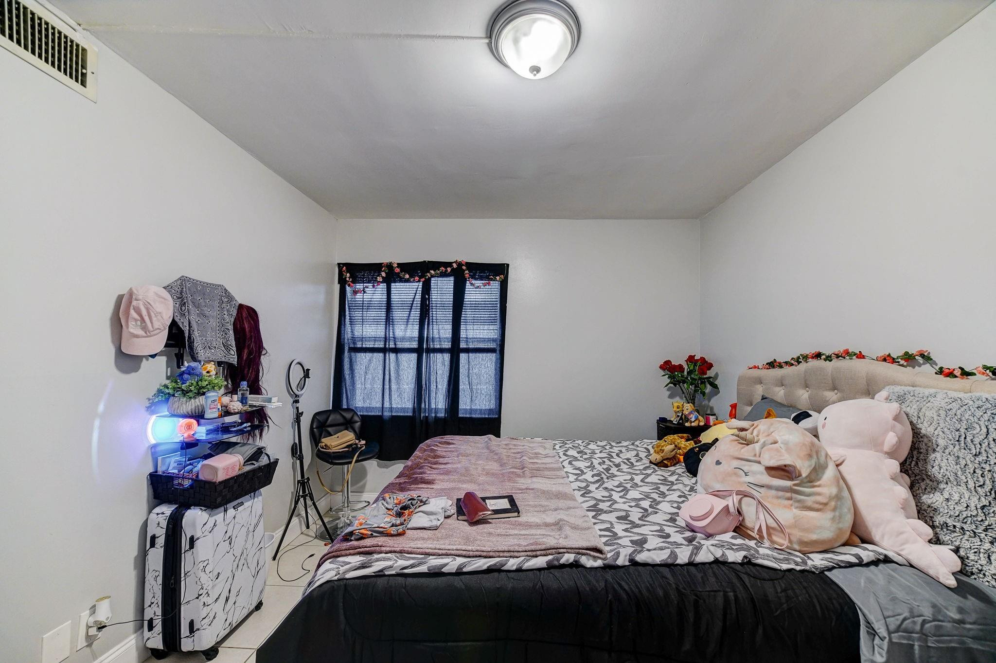 SANDS POINT CONDOMINIUM III - Residential
