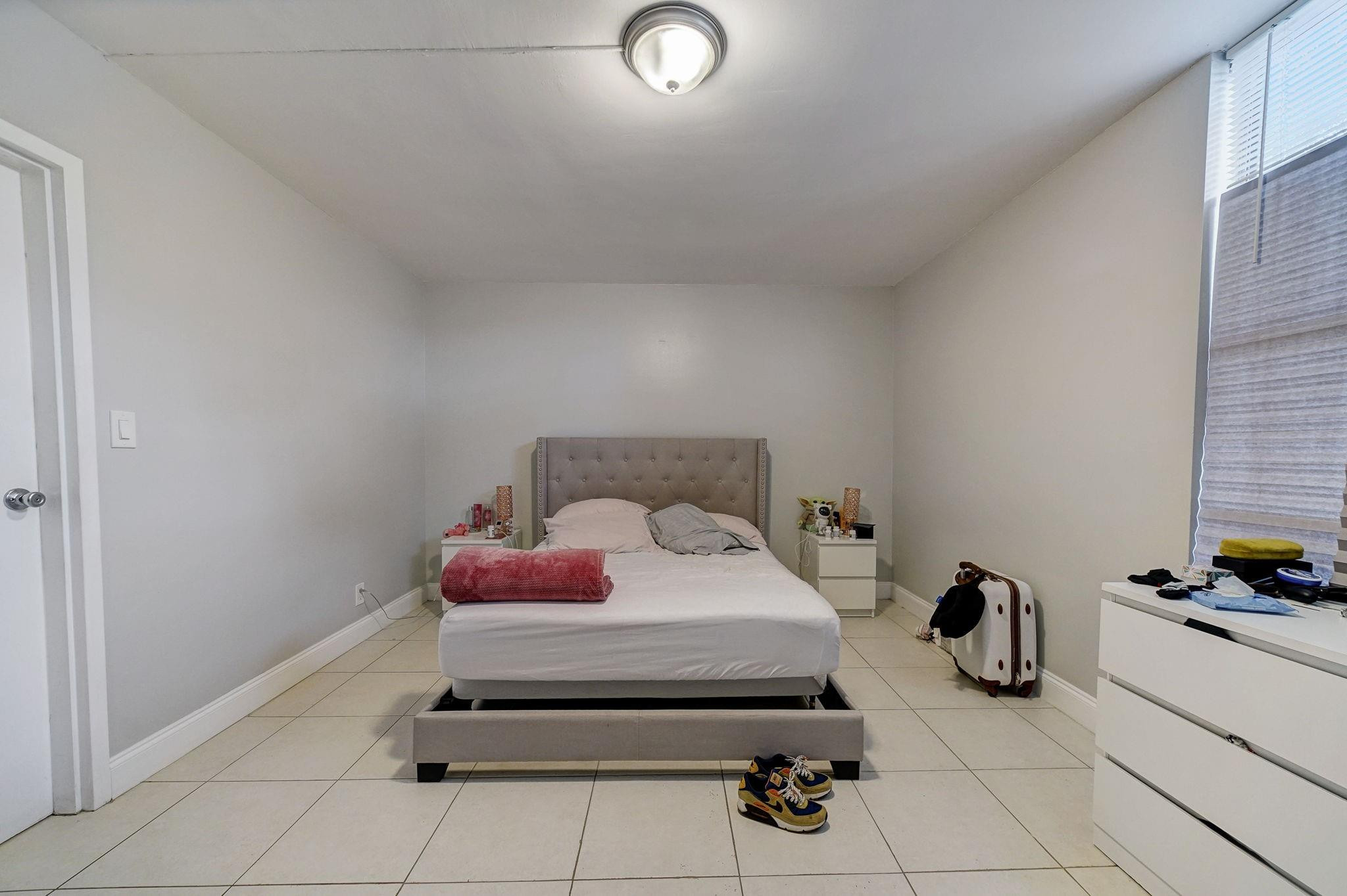 SANDS POINT CONDOMINIUM III - Residential