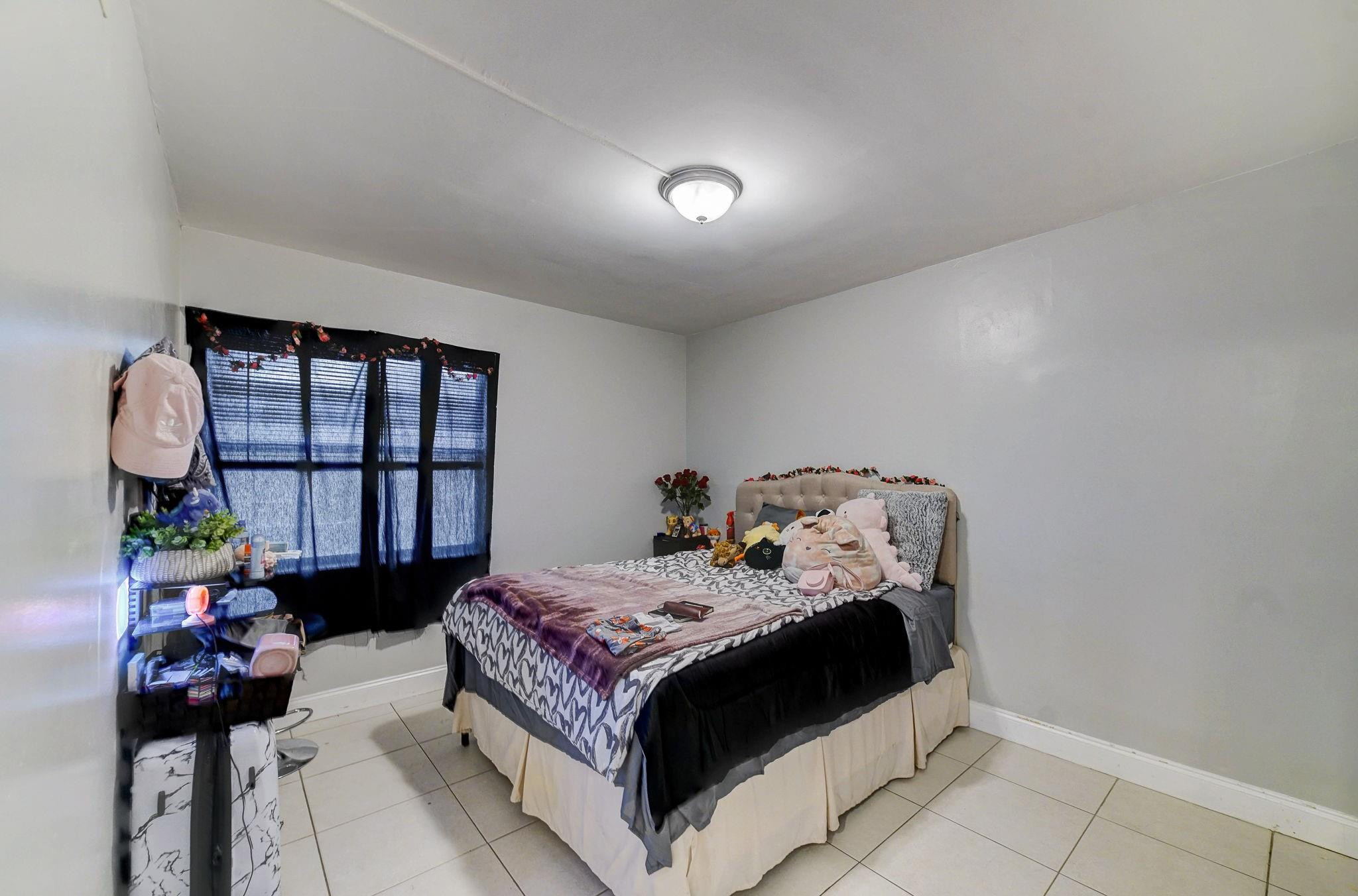 SANDS POINT CONDOMINIUM III - Residential