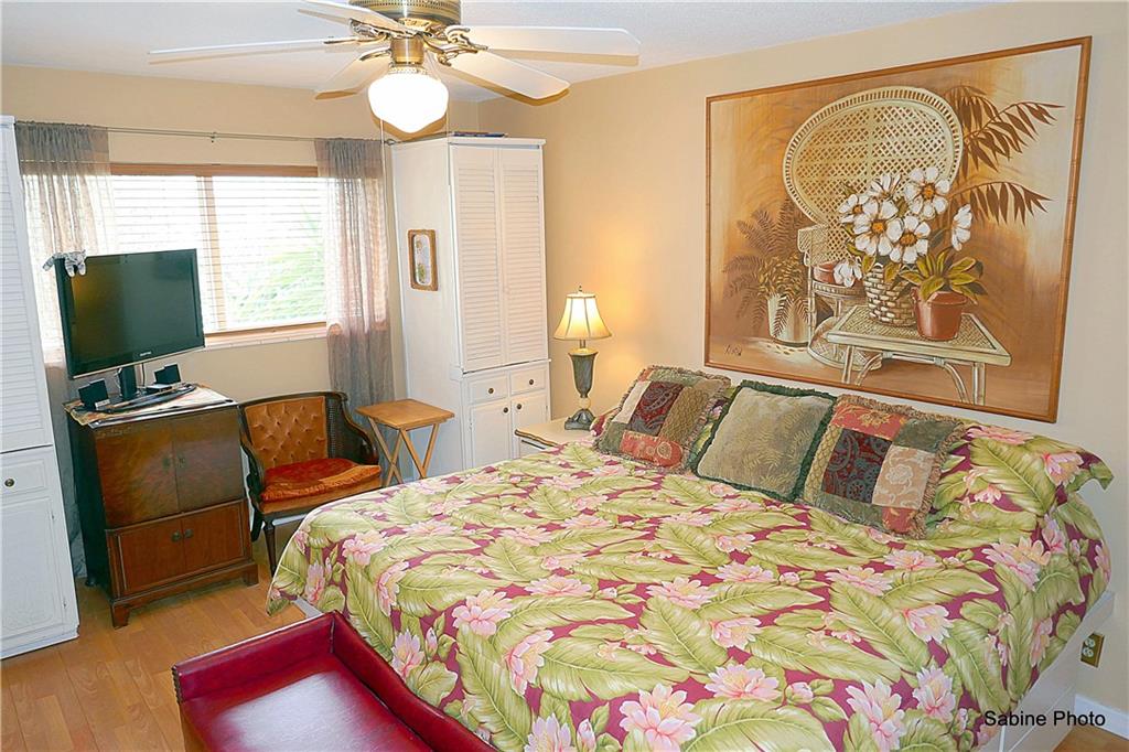 VILLAGE ROYALE CONDO 7 - Residential