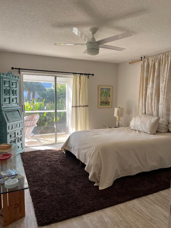 THE LITTLE CLUB CONDO - Residential
