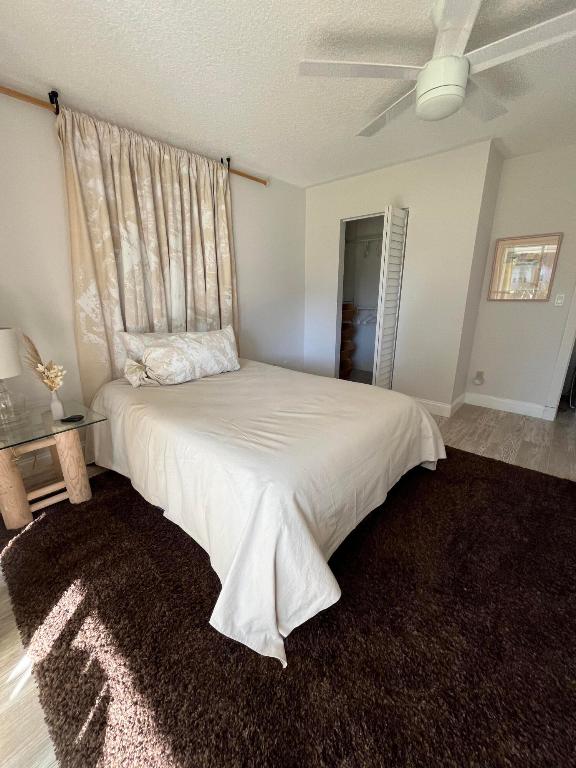 THE LITTLE CLUB CONDO - Residential