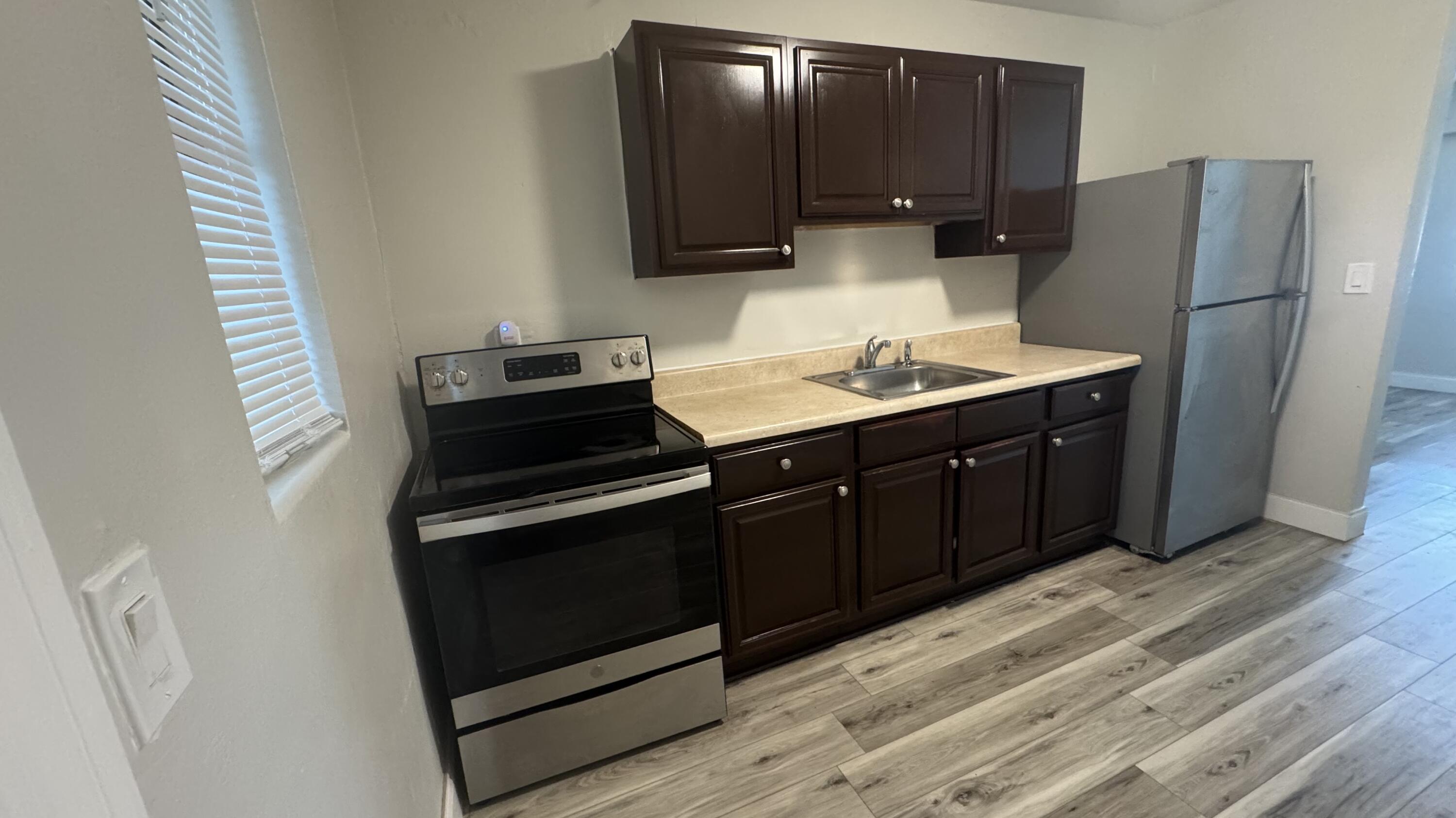 FRESHWATER 11TH & 12TH AVE ADD - Residential Lease
