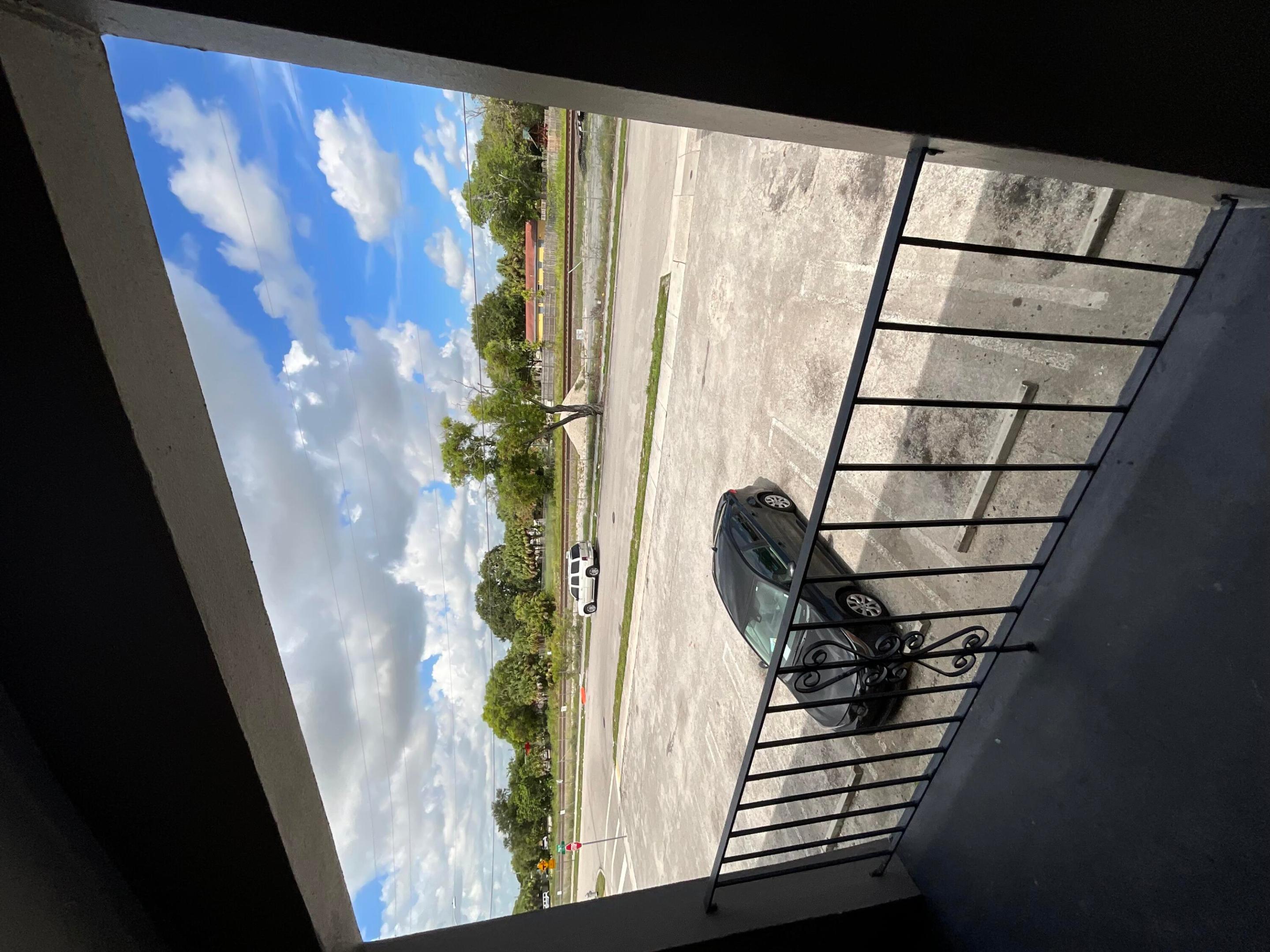 FRESHWATER 11TH & 12TH AVE ADD - Residential Lease