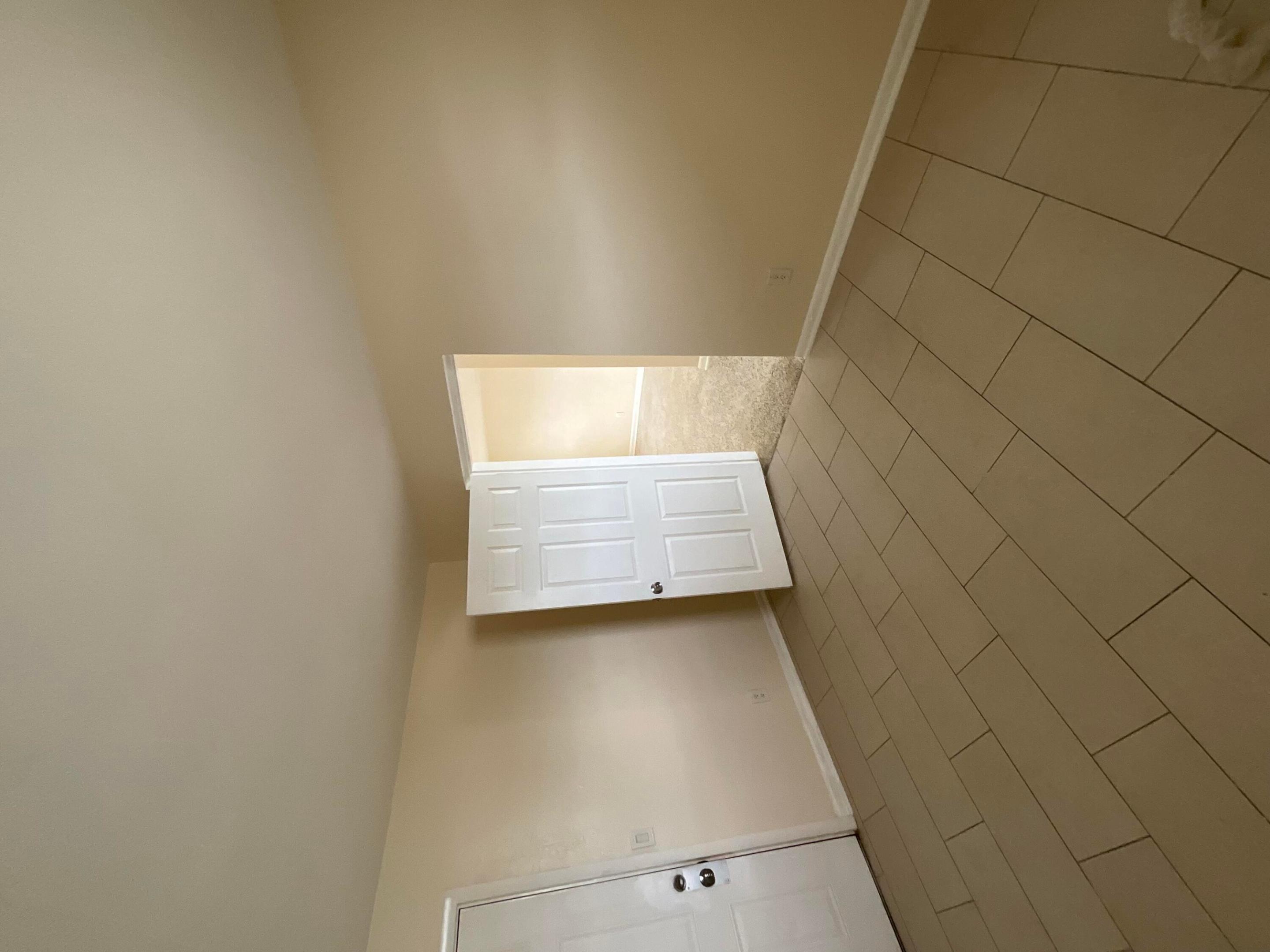 FRESHWATER 11TH & 12TH AVE ADD - Residential Lease