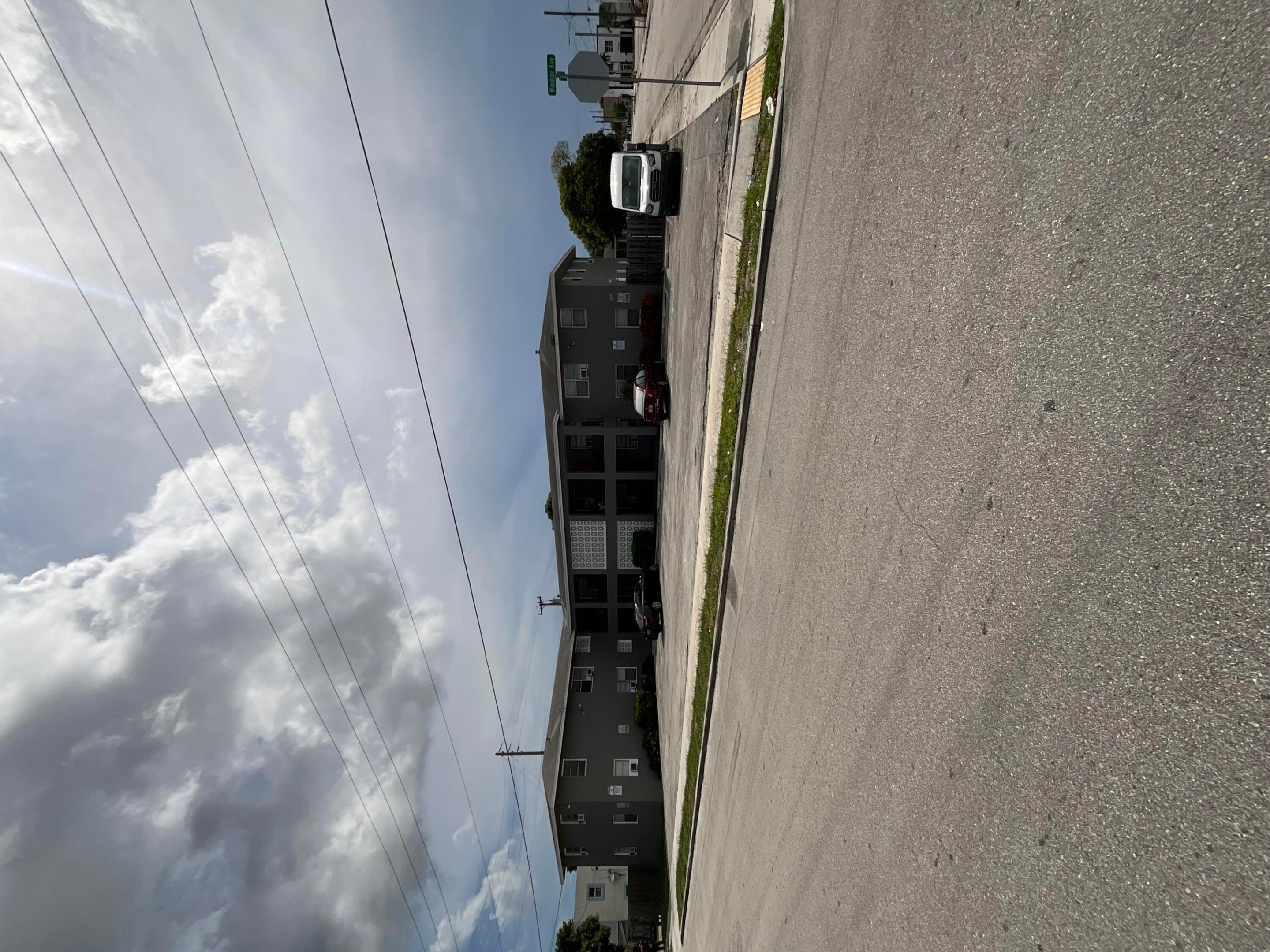 FRESHWATER 11TH & 12TH AVE ADD - Residential Lease