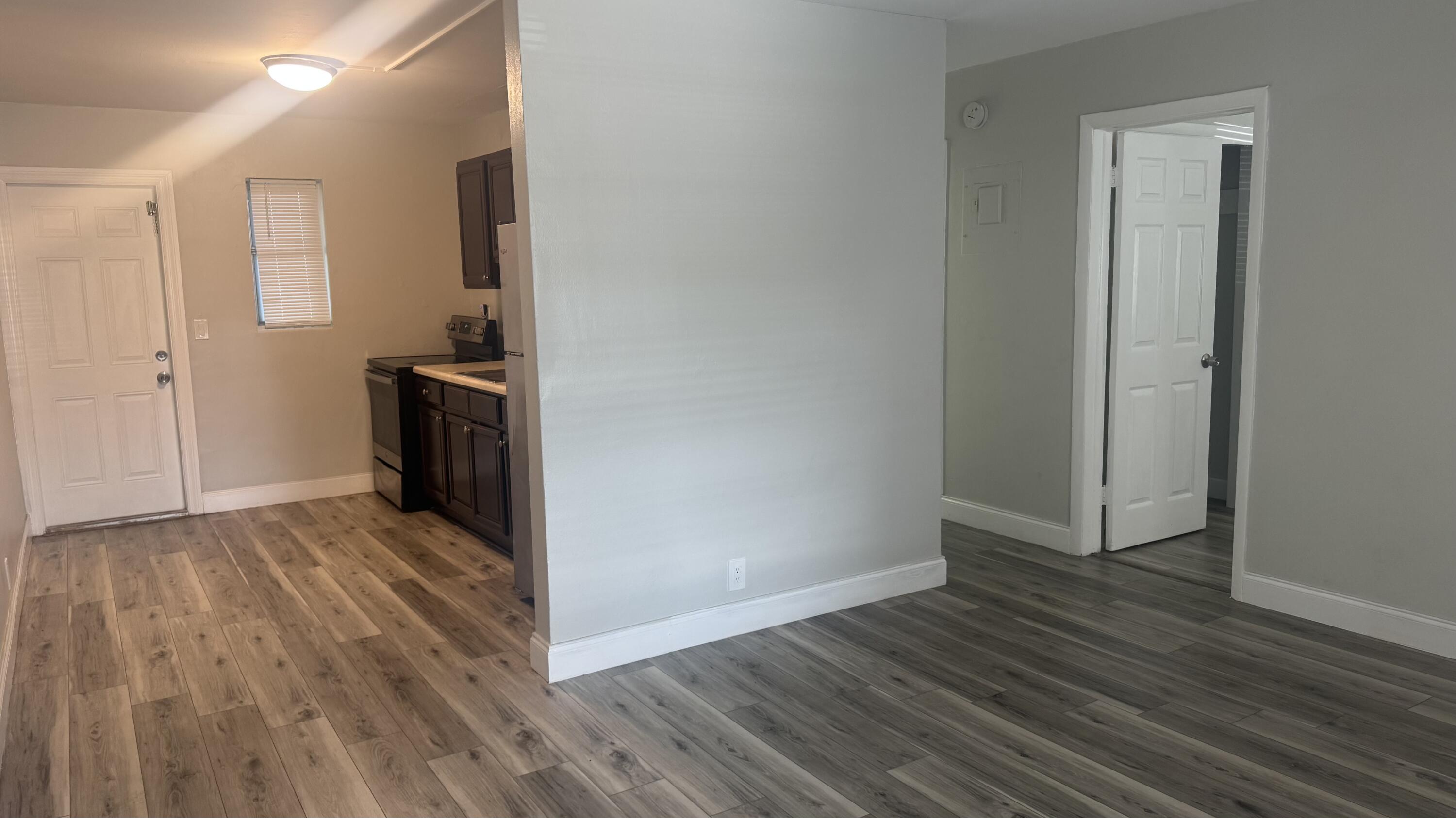 FRESHWATER 11TH & 12TH AVE ADD - Residential Lease