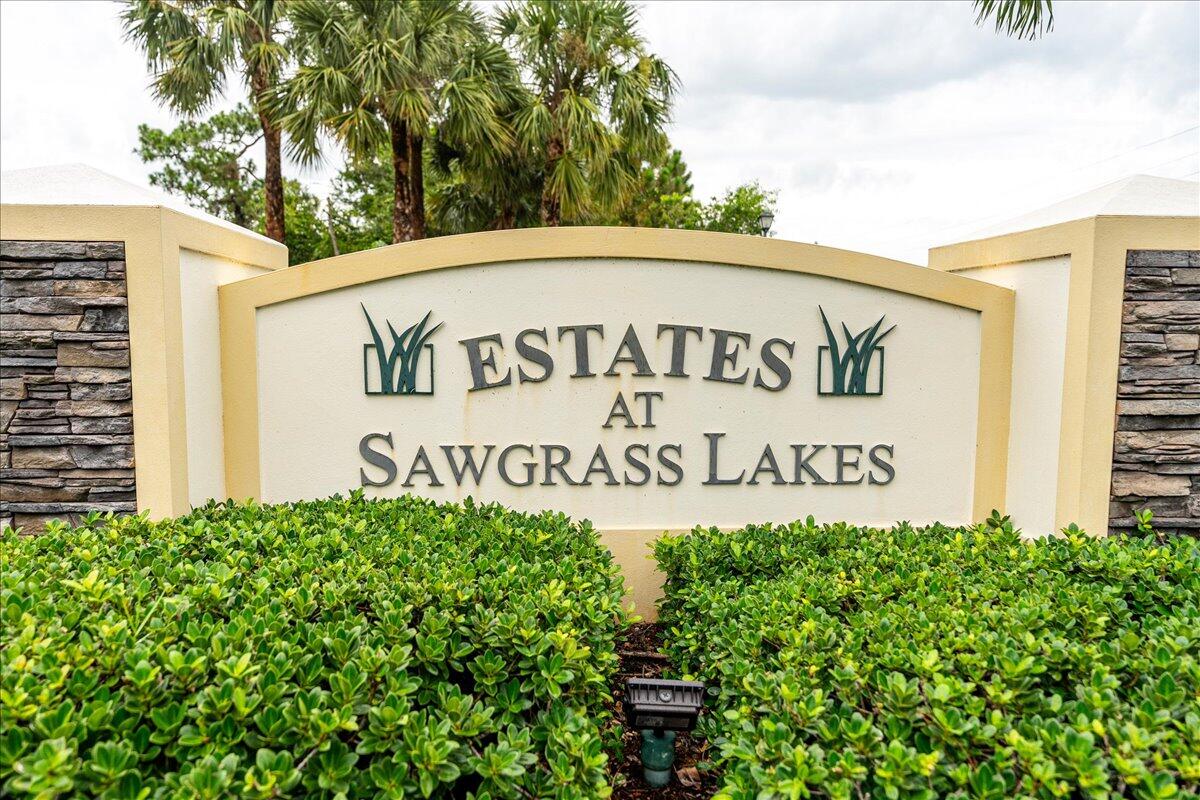 SAWGRASS LAKES - Residential