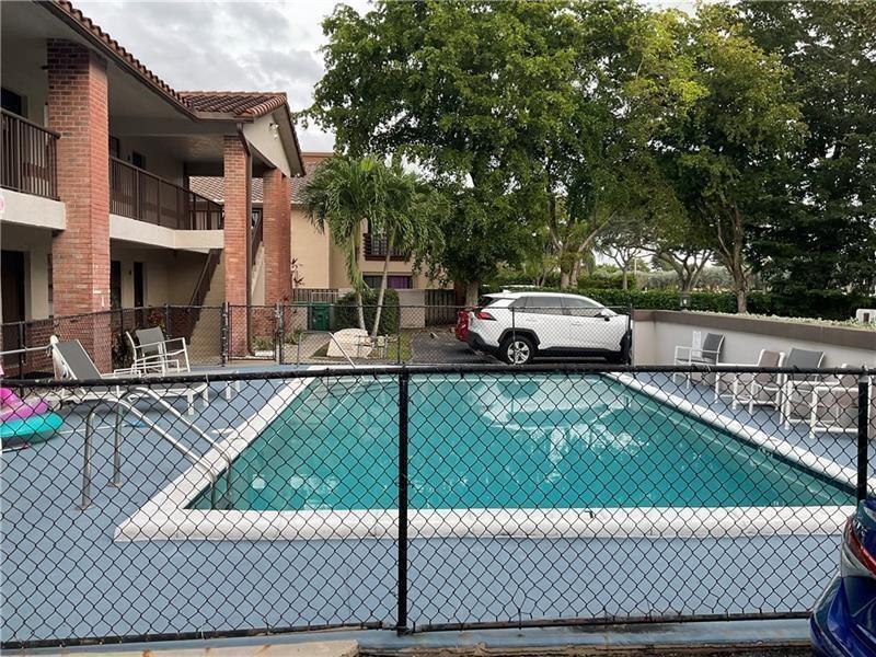 CORAL SPRINGS COUNTRY CLUB - Residential Lease