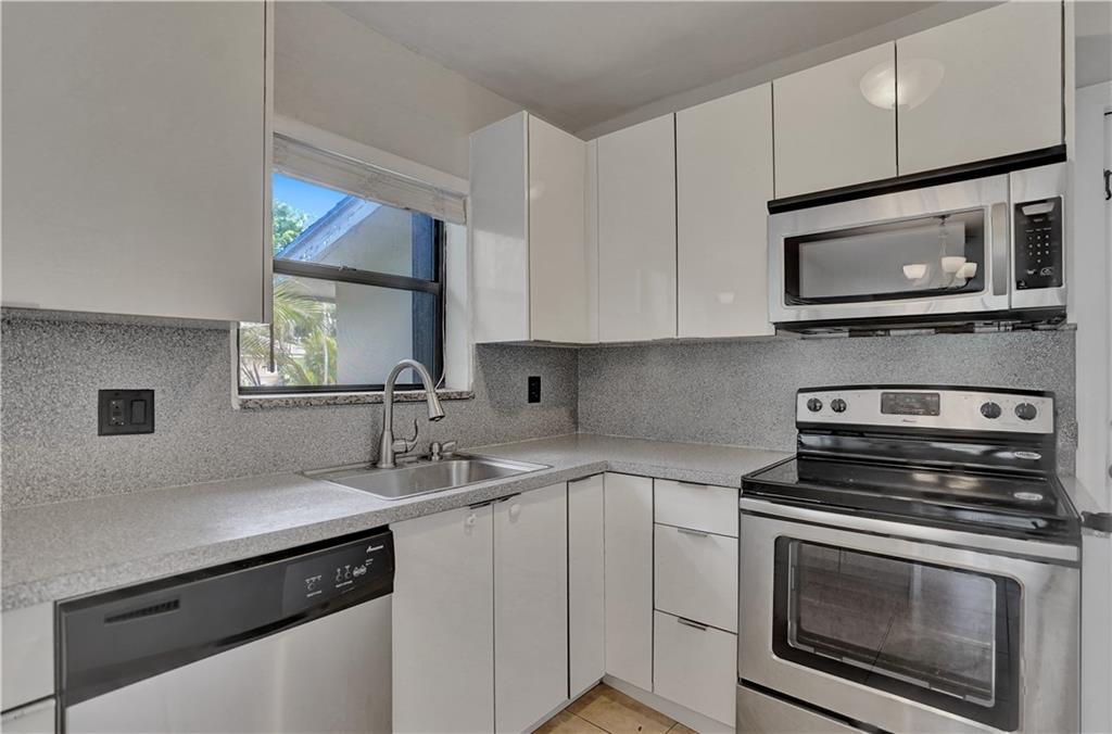 OAKLAND PARK SECOND ADD 2 - Residential
