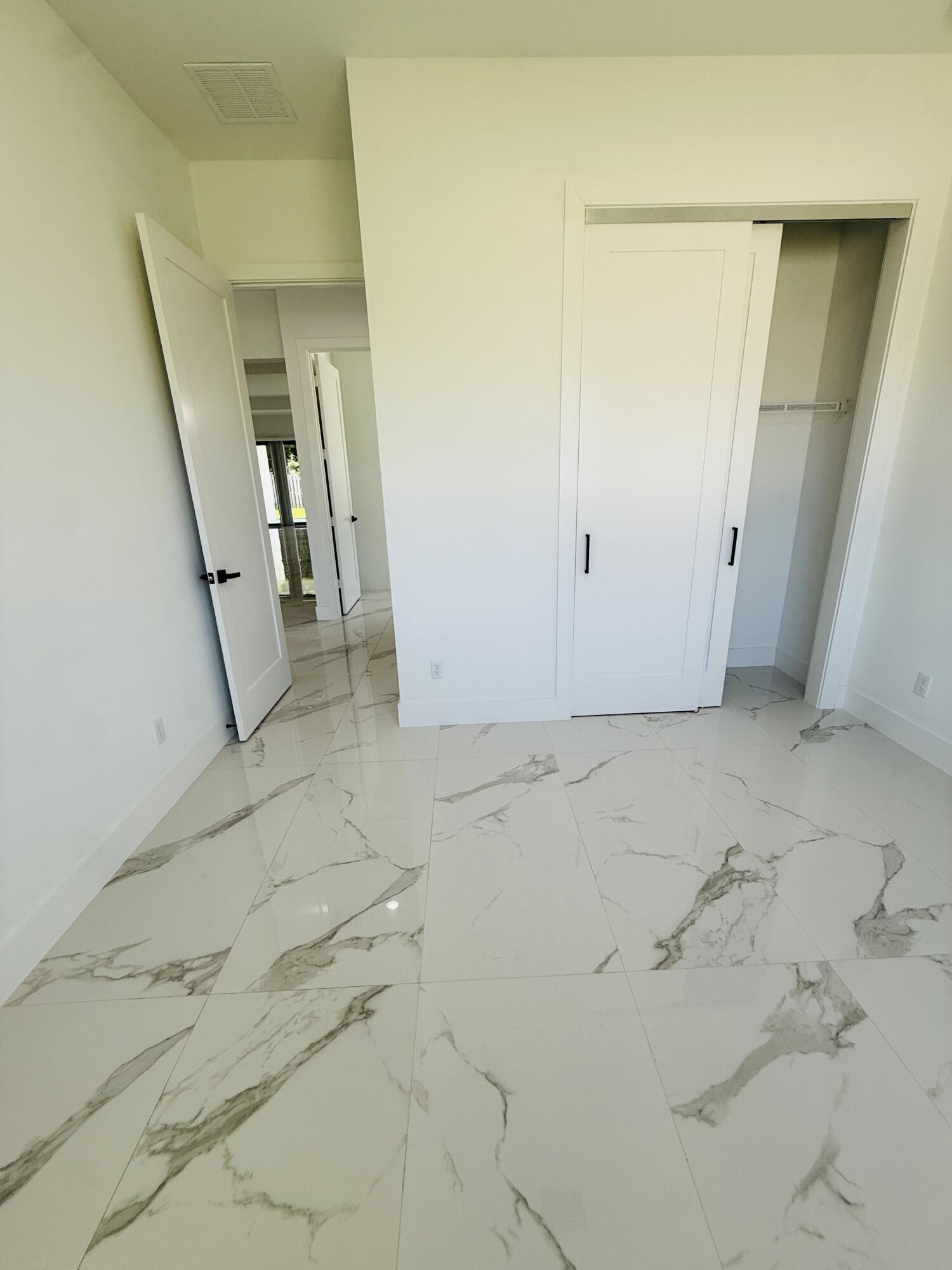 PORT ST LUCIE SECTION 20 - Residential Lease