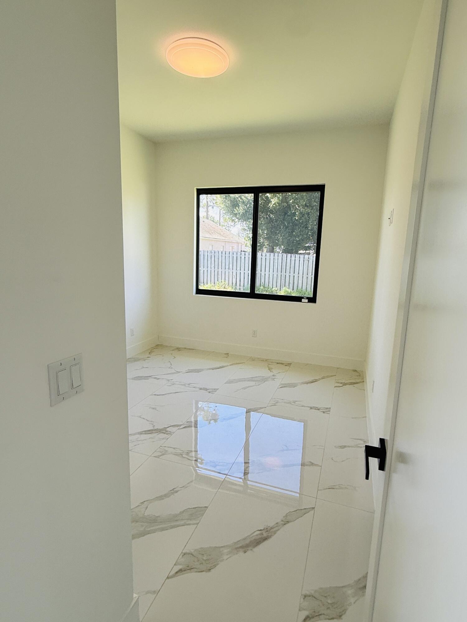 PORT ST LUCIE SECTION 20 - Residential Lease