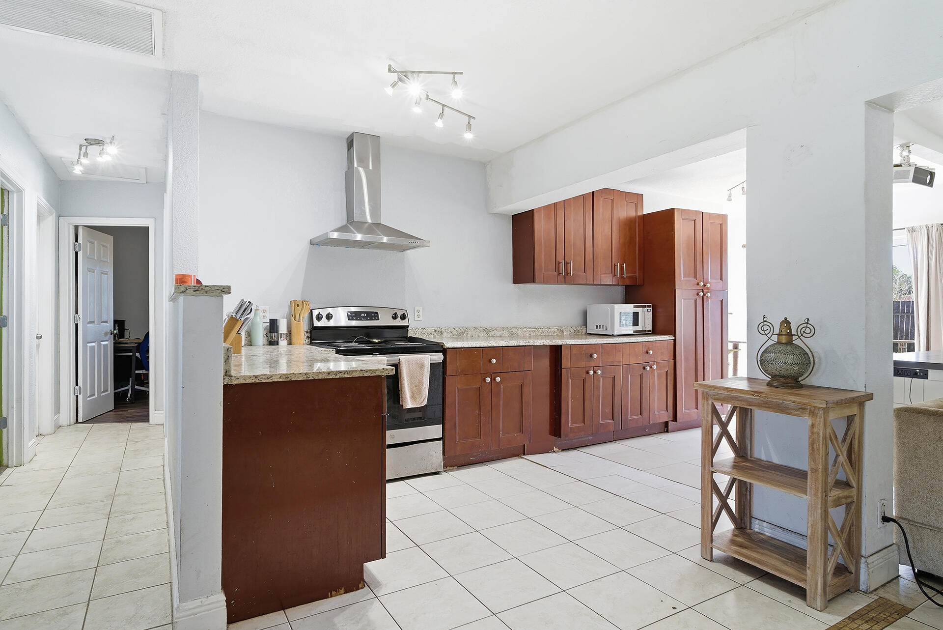 PALM SPRINGS VILLAGE 2 - Residential
