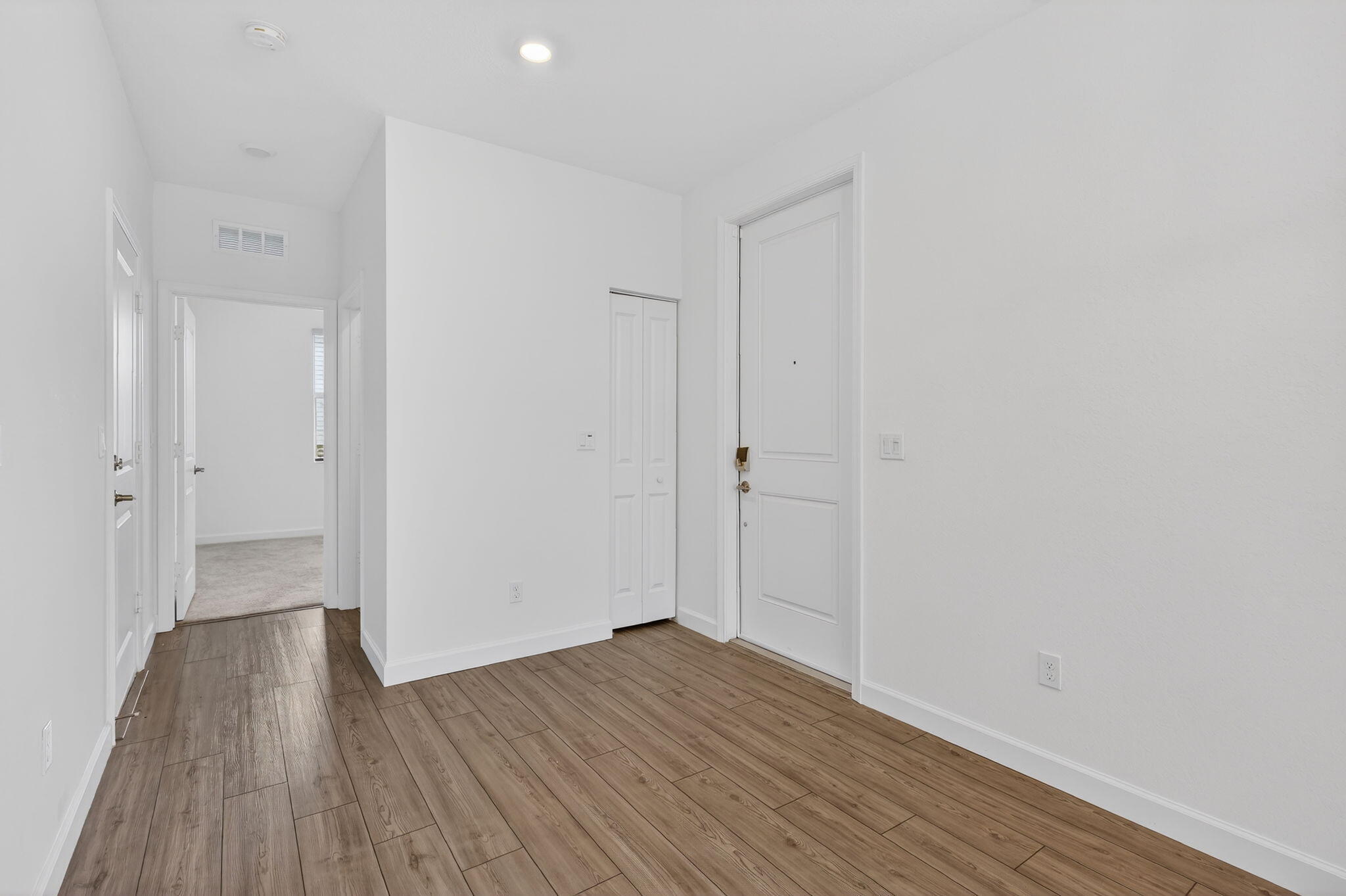 VERANDA , VERANDA LANDING - Residential