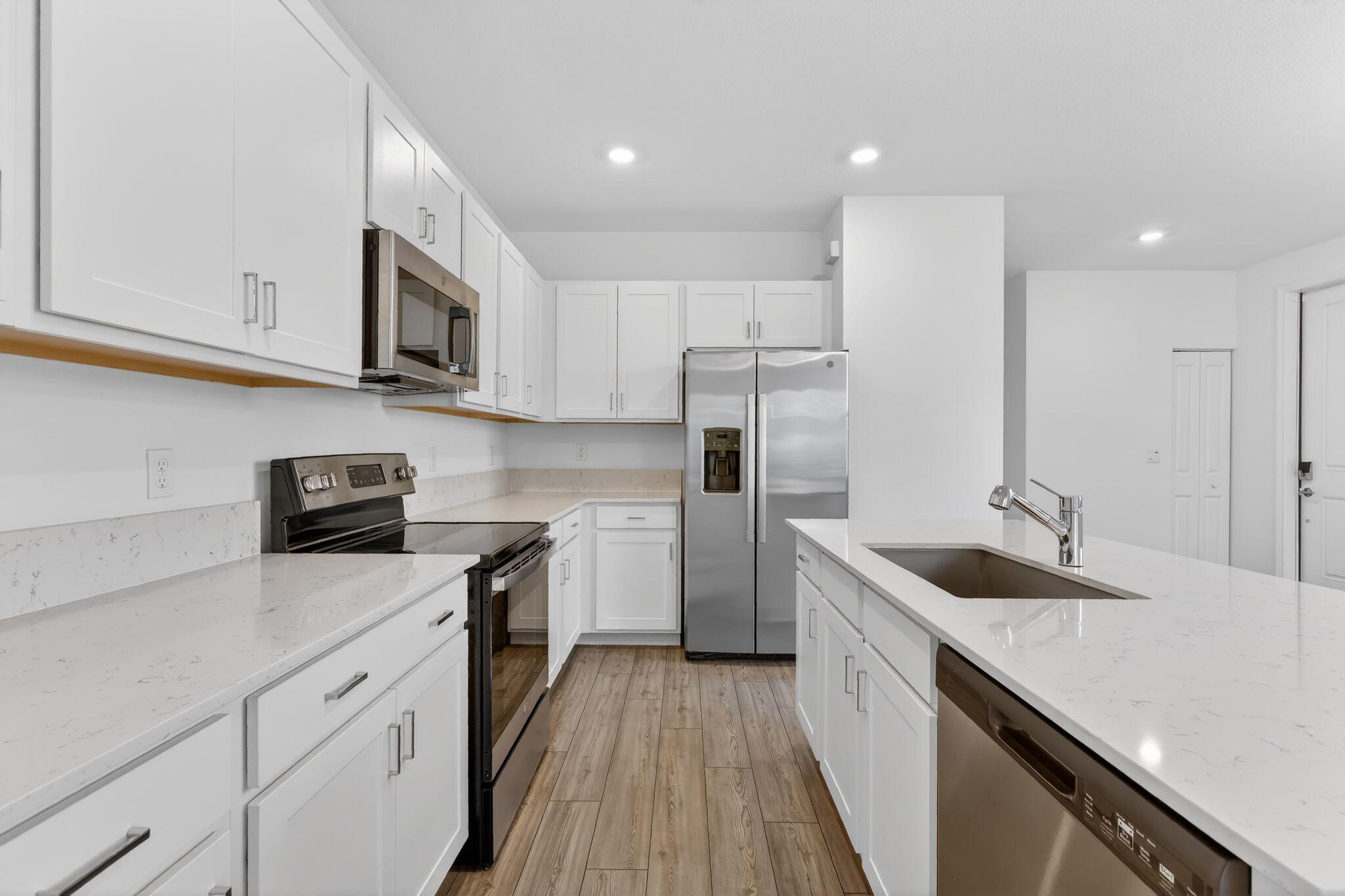 VERANDA , VERANDA LANDING - Residential