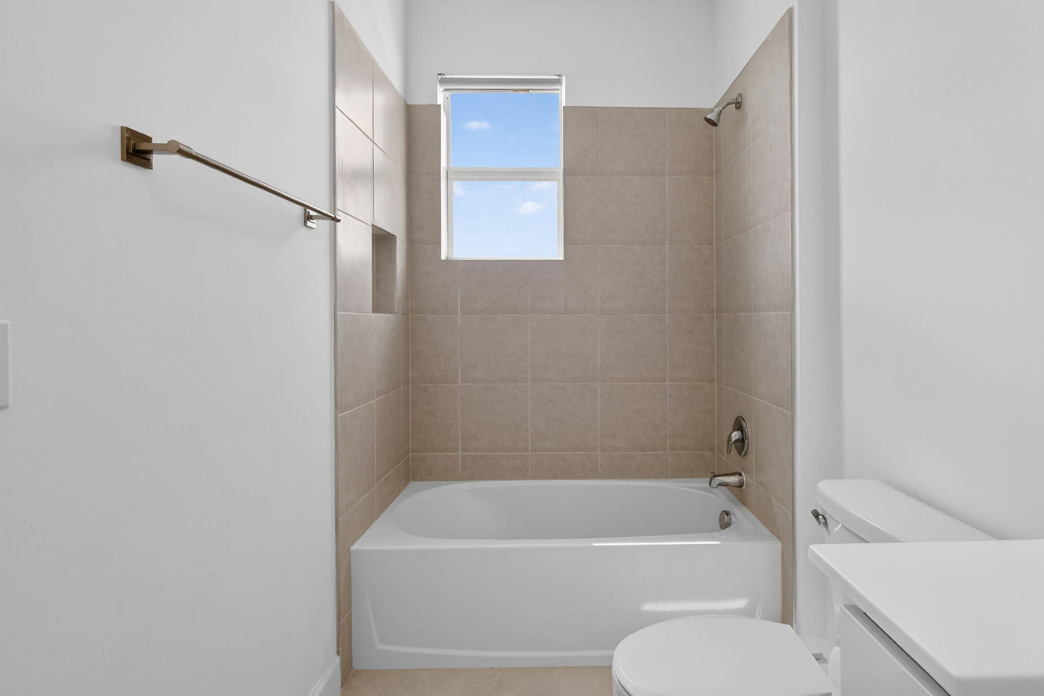 VERANDA , VERANDA LANDING - Residential