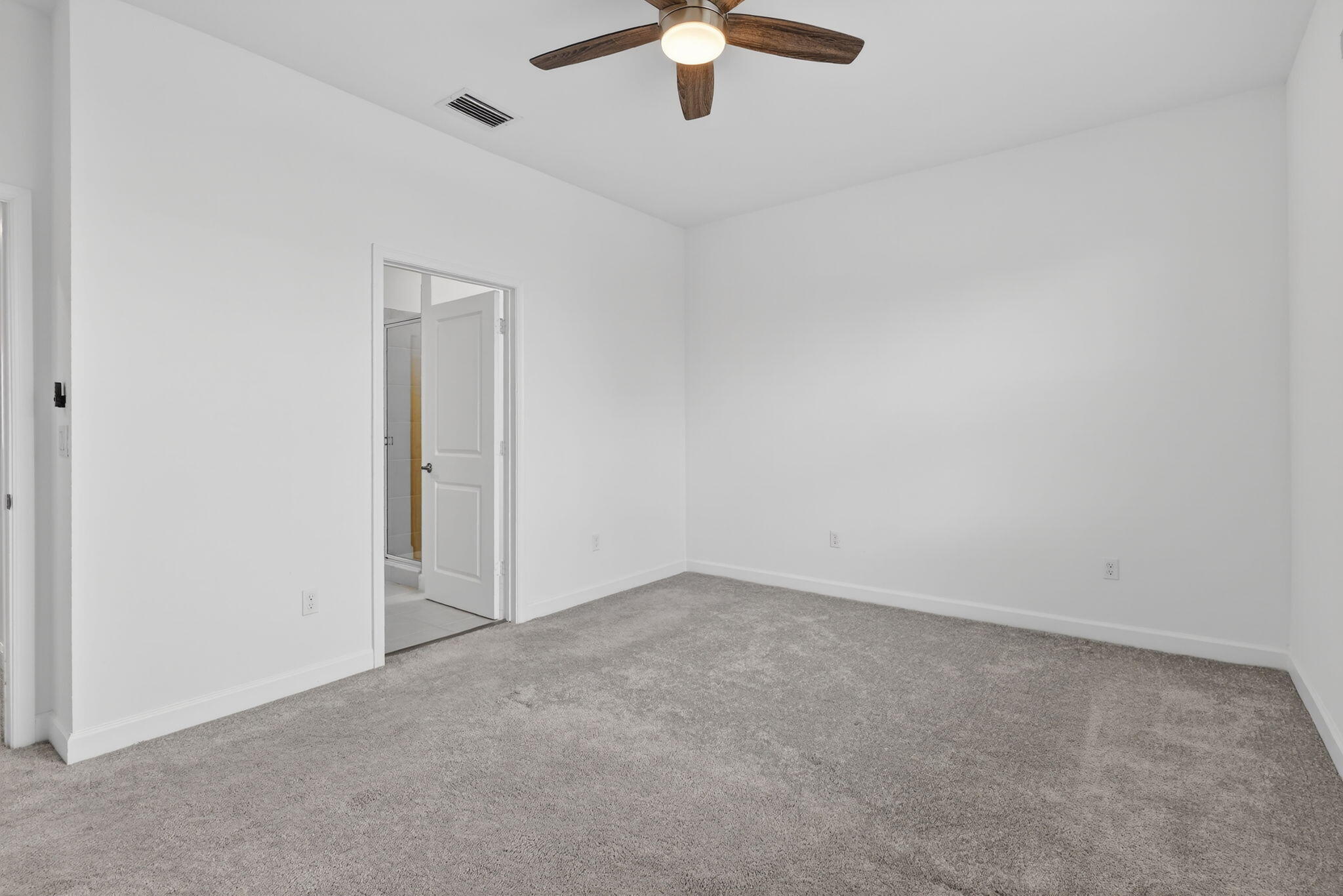 VERANDA , VERANDA LANDING - Residential