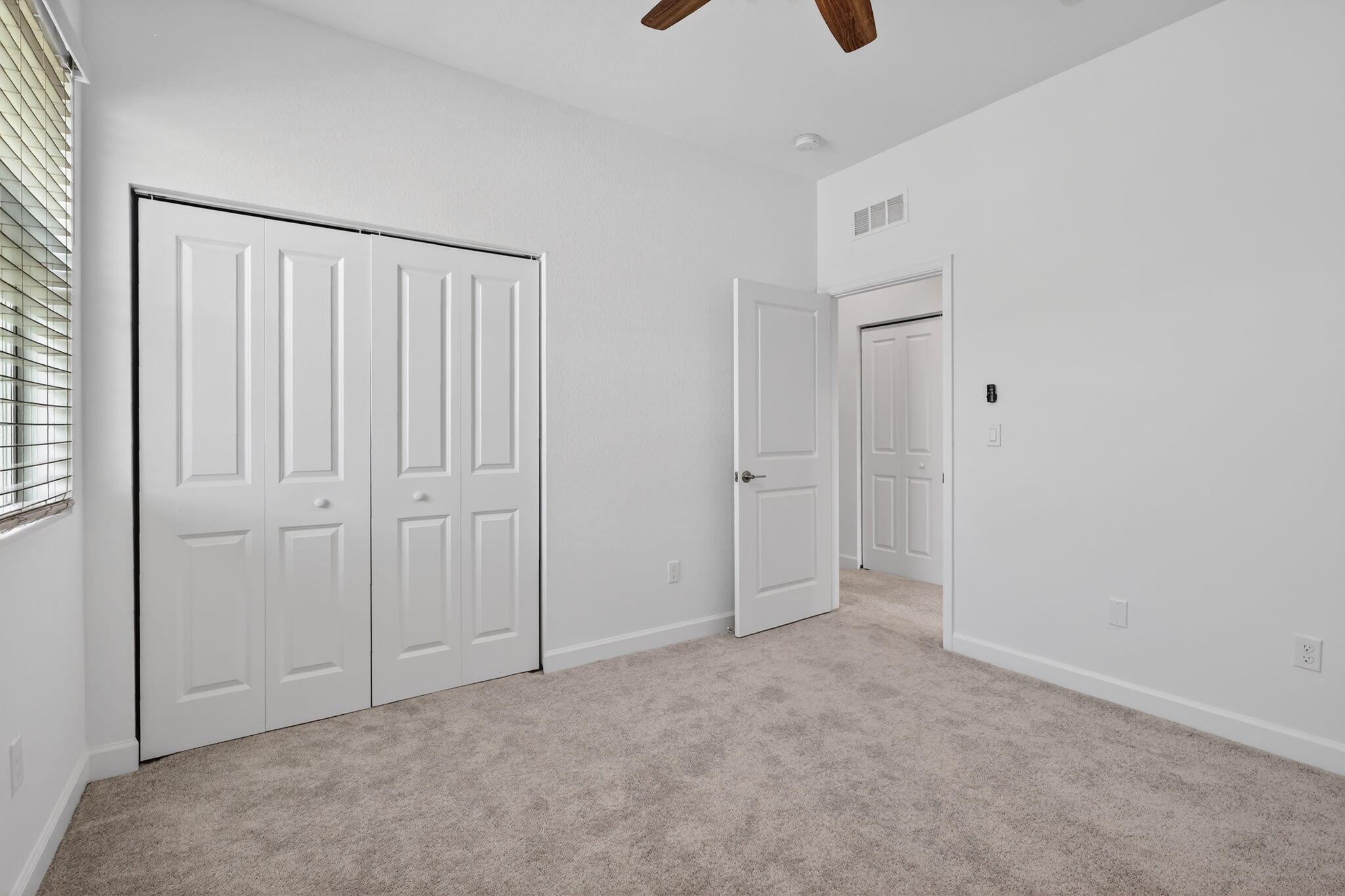 VERANDA , VERANDA LANDING - Residential