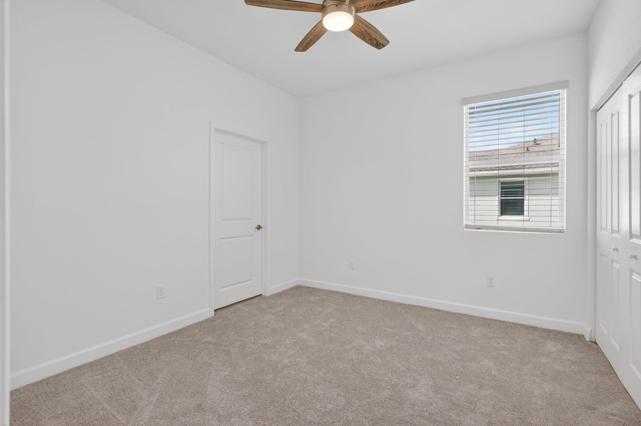 VERANDA , VERANDA LANDING - Residential