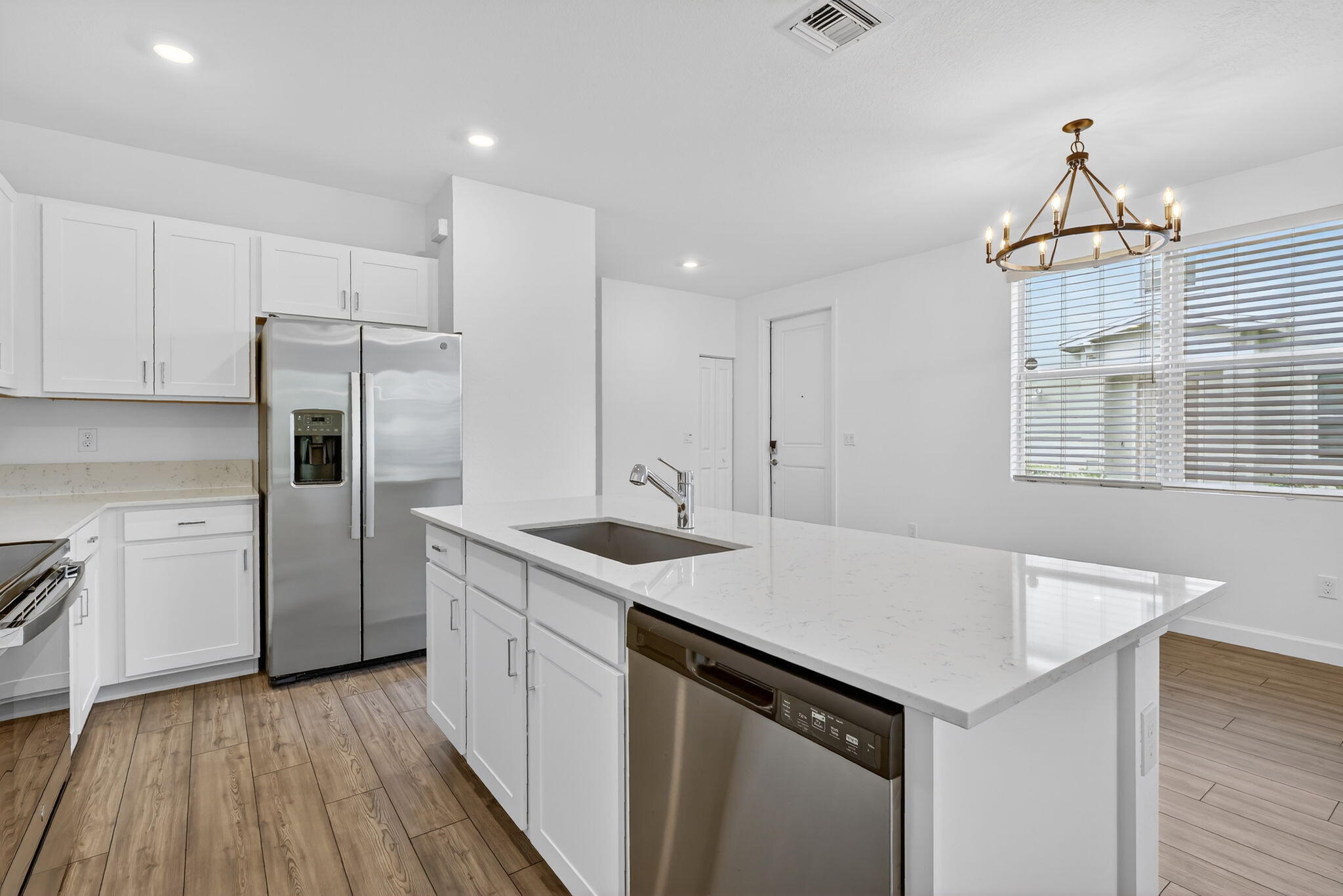 VERANDA , VERANDA LANDING - Residential