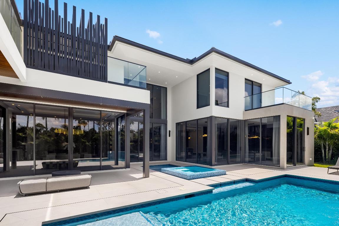 ROYAL PALM YACHT & COUNTRY CLUB - Residential