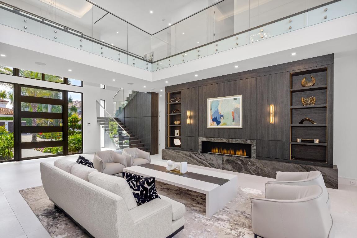 ROYAL PALM YACHT & COUNTRY CLUB - Residential