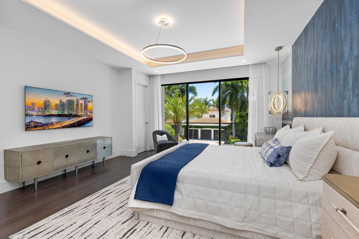 ROYAL PALM YACHT & COUNTRY CLUB - Residential