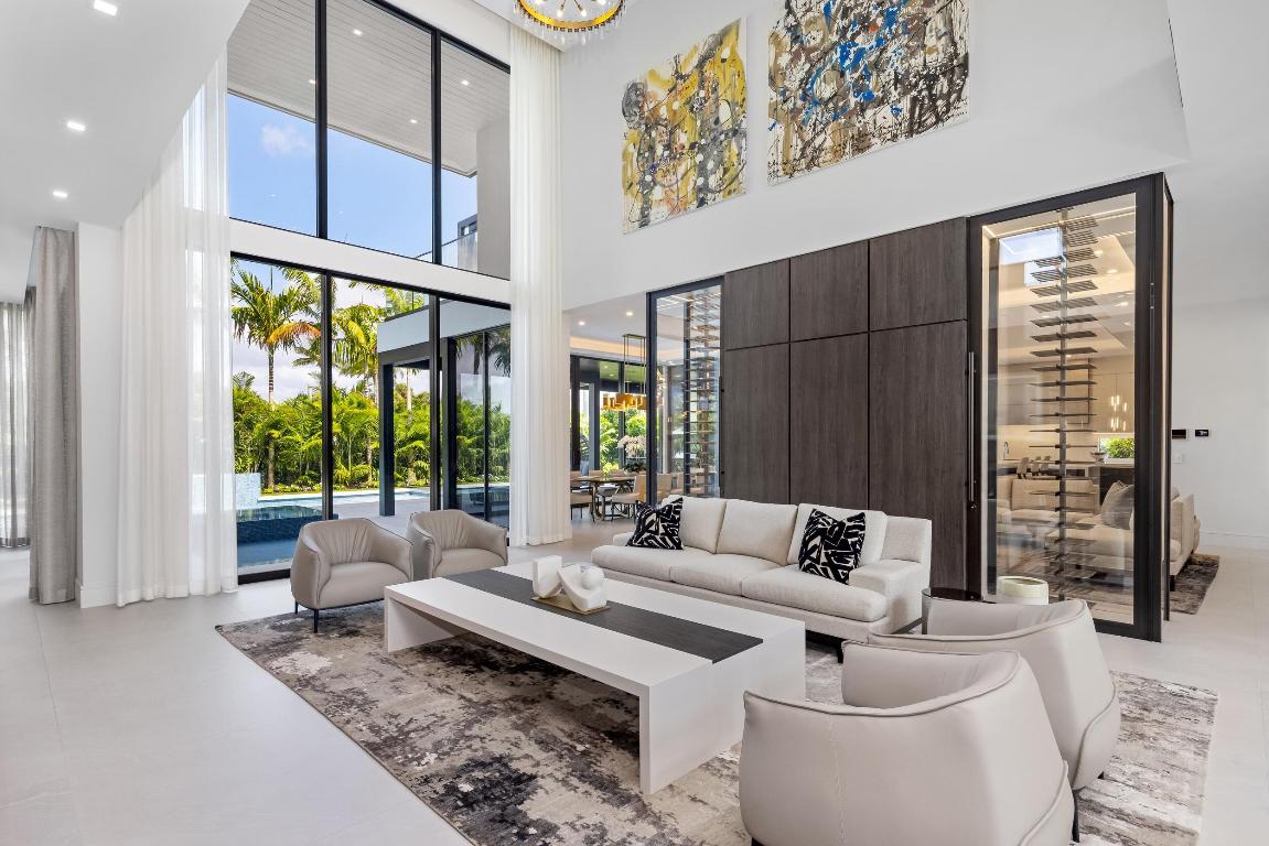 ROYAL PALM YACHT & COUNTRY CLUB - Residential