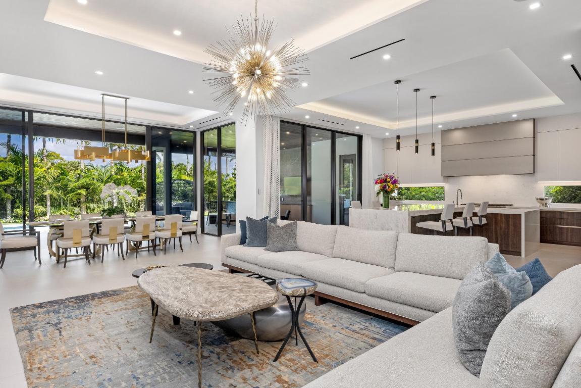 ROYAL PALM YACHT & COUNTRY CLUB - Residential
