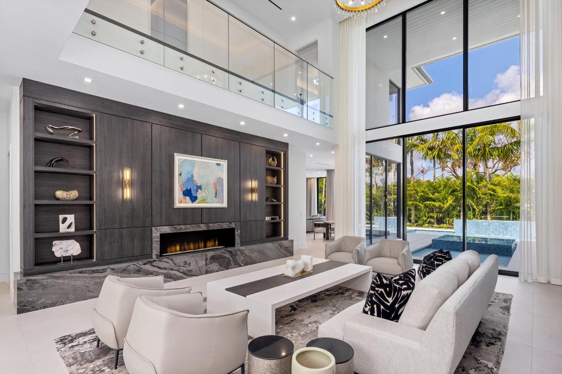 ROYAL PALM YACHT & COUNTRY CLUB - Residential