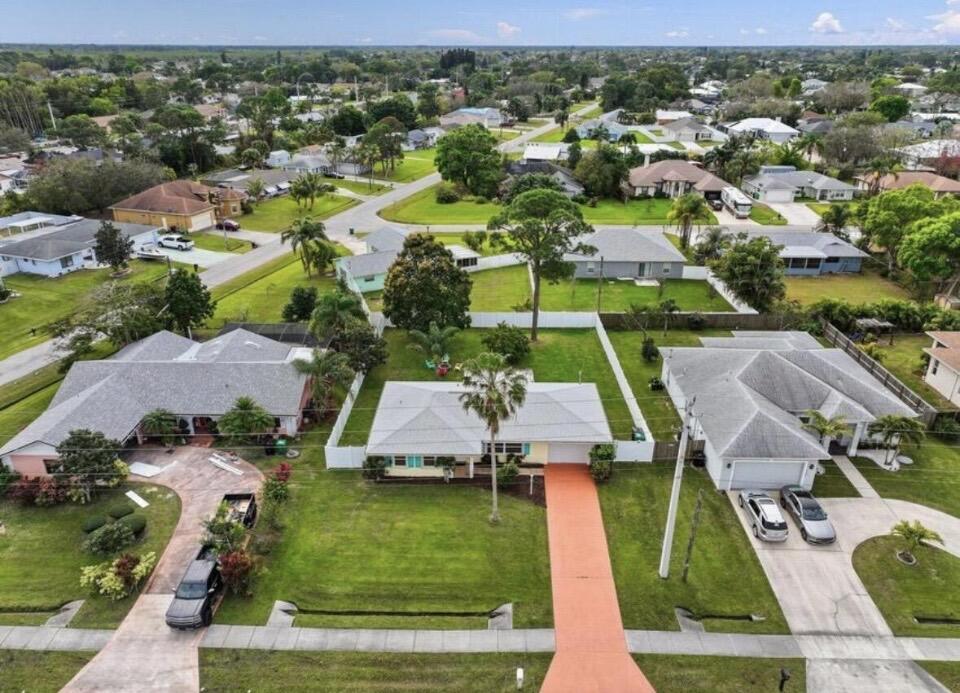 PORT ST LUCIE SECTION 10 - Residential