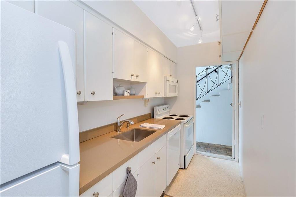 CARAVELLE APARTMENTS CONDO - Residential Lease