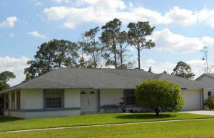 NICELY APPOINTED SUGAR POND MANOR HOME. FEATURES 3 BEDROOMS, 2 BATHS, A LARGE LIVING ROOM, DINING OVERLOOKING KITCHEN, RENOVATED KITCHEN WITH LARGE ISLAND, FAMILY ROOM, SPLIT BEDROOM PLAN, CERAMIC TILE AND WOOD FLOORING. GREAT FRENCH DOORS FROM FAMILY ROOM TO THE QUAINT BACKYARD AREA. SPACIOUS MASTER BEDROOM WITH WALK-IN CLOSET ON OPPOSITE SIDE OF HOME. GREAT SCHOOLS, BINKS, LANDINGS AND WELLINGTOn HS. MOVE IN CAN BE DONE FAST, NEEED ONLY 7 DAYS TO REMOVE FURNITURE. EASY TO SHOW, CALL TODAY!