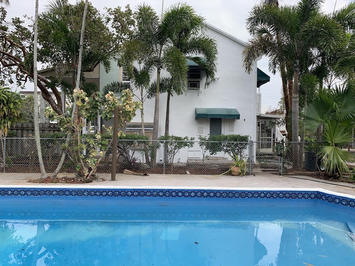 BEULALAND - Residential Lease