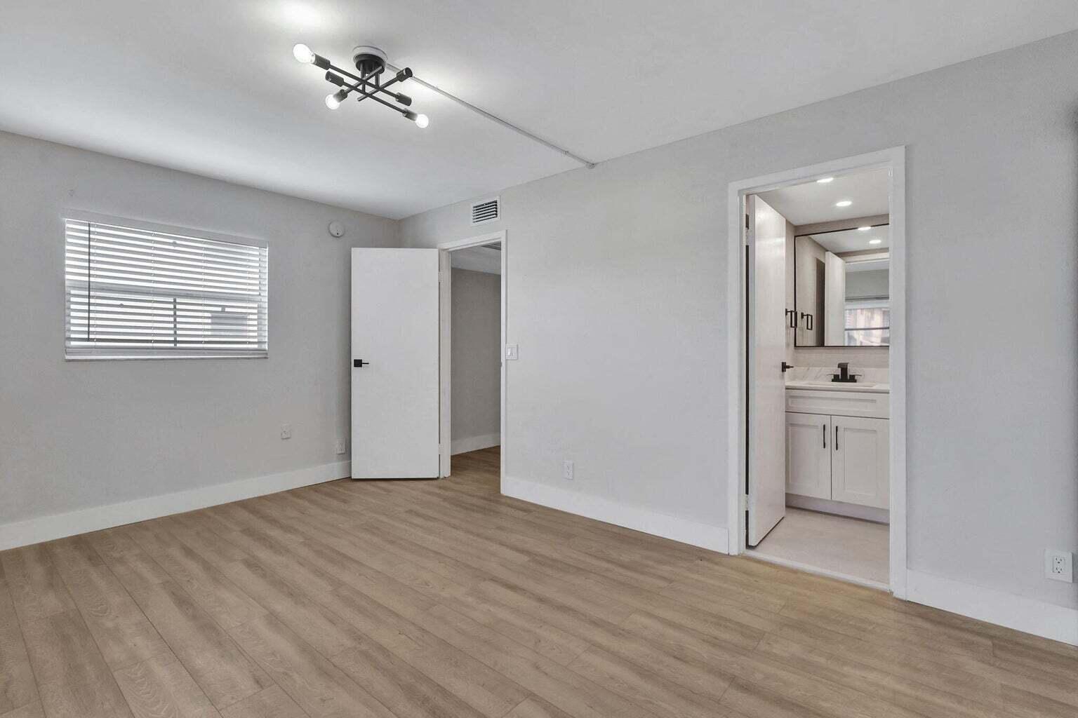 KINGS POINT BRITTANY CONDOS - Residential
