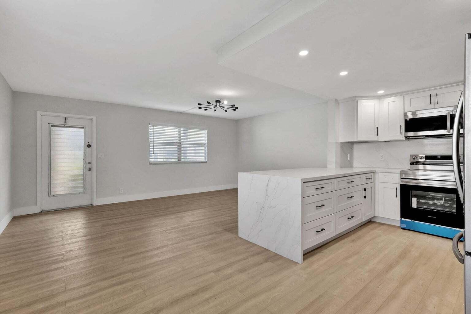 KINGS POINT BRITTANY CONDOS - Residential