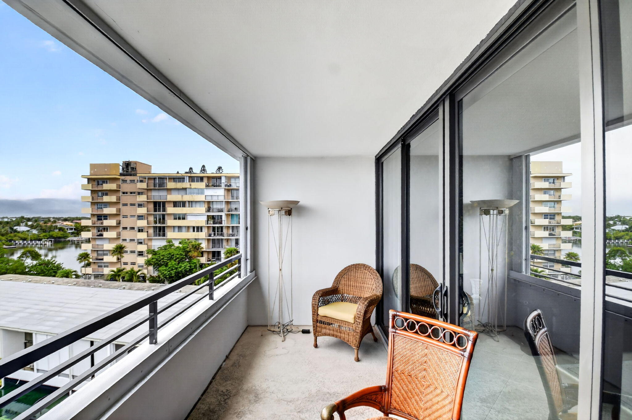 MAYFAIR HOUSE CONDO - Residential