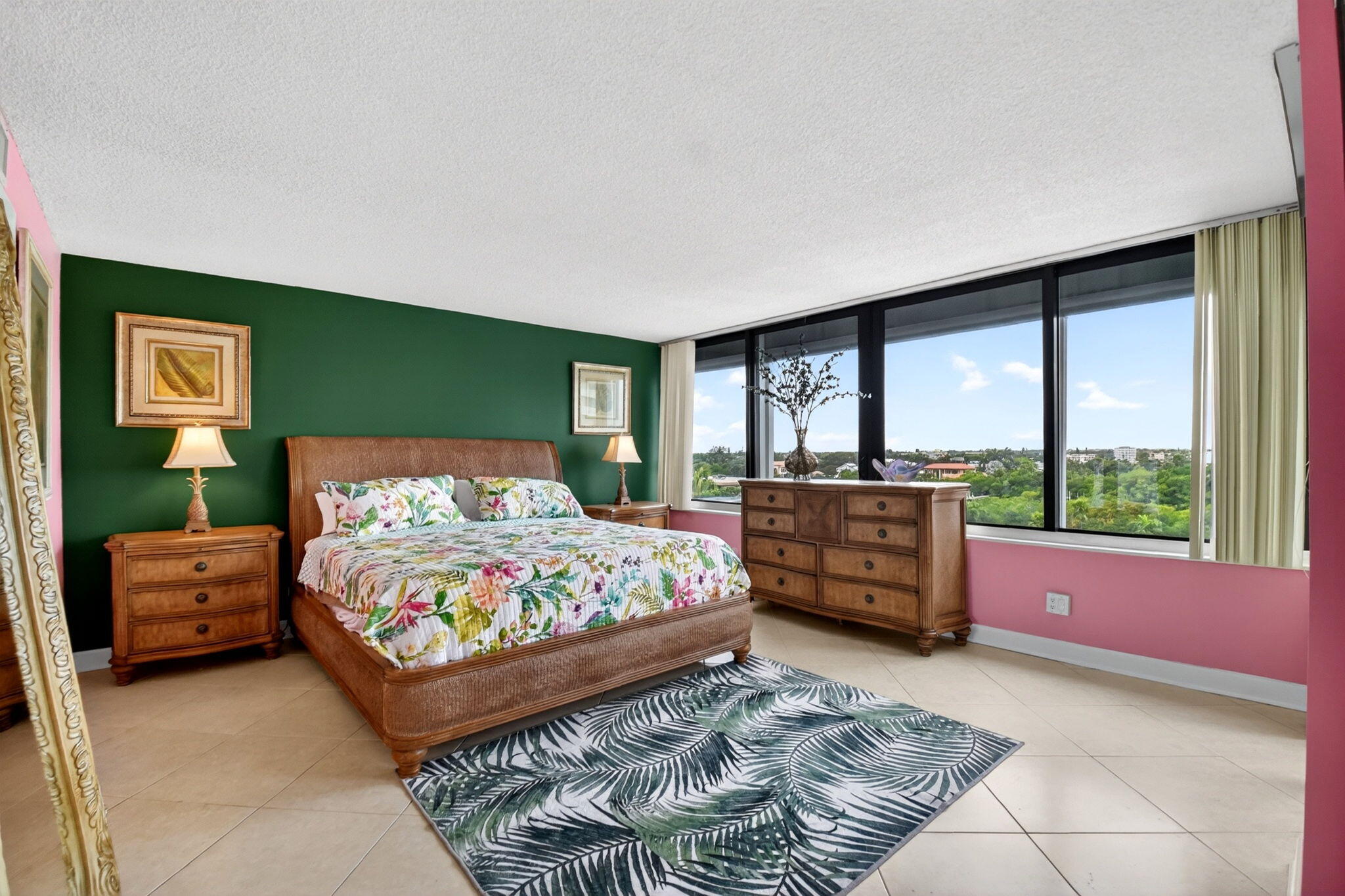 MAYFAIR HOUSE CONDO - Residential