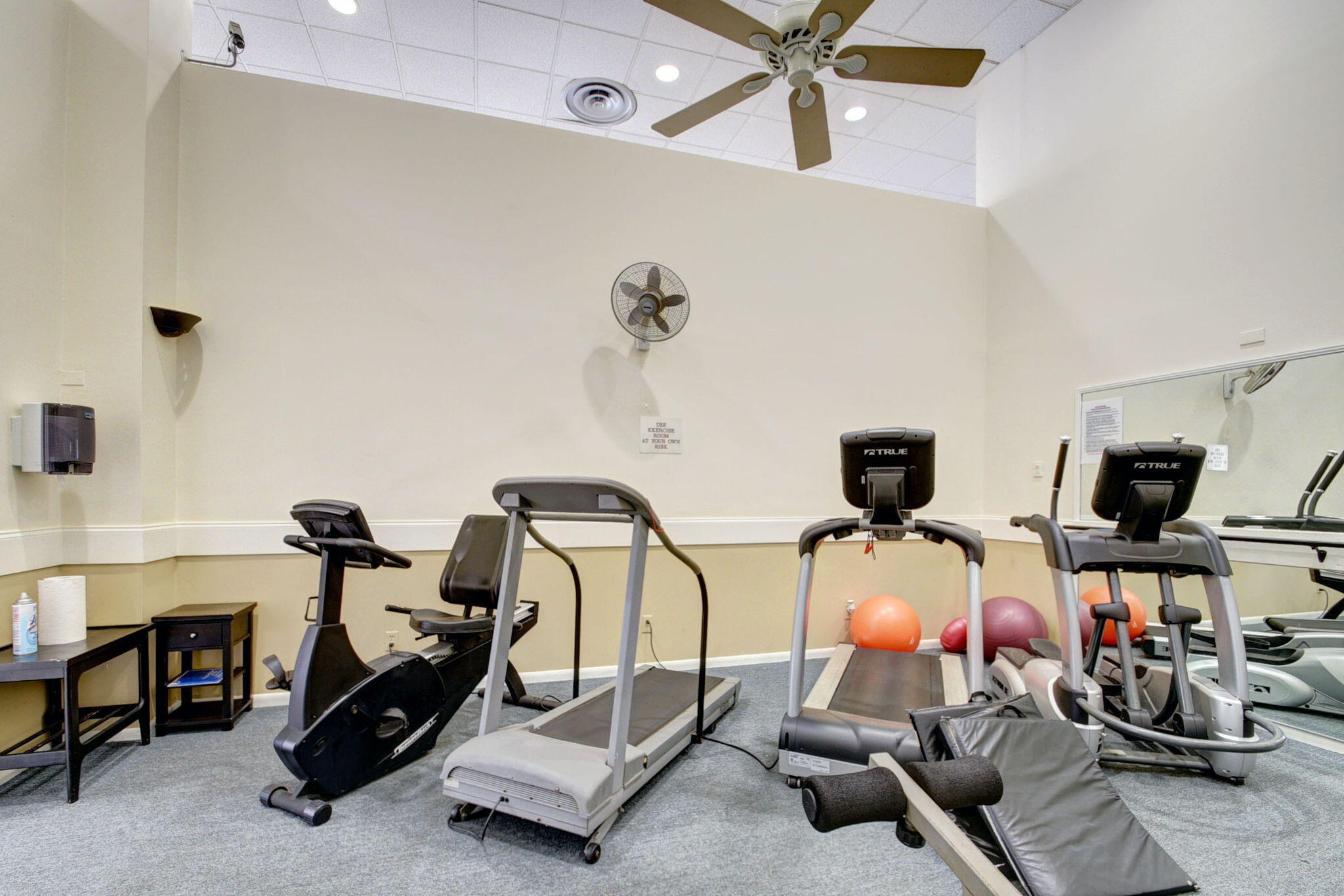 MAYFAIR HOUSE CONDO - Residential