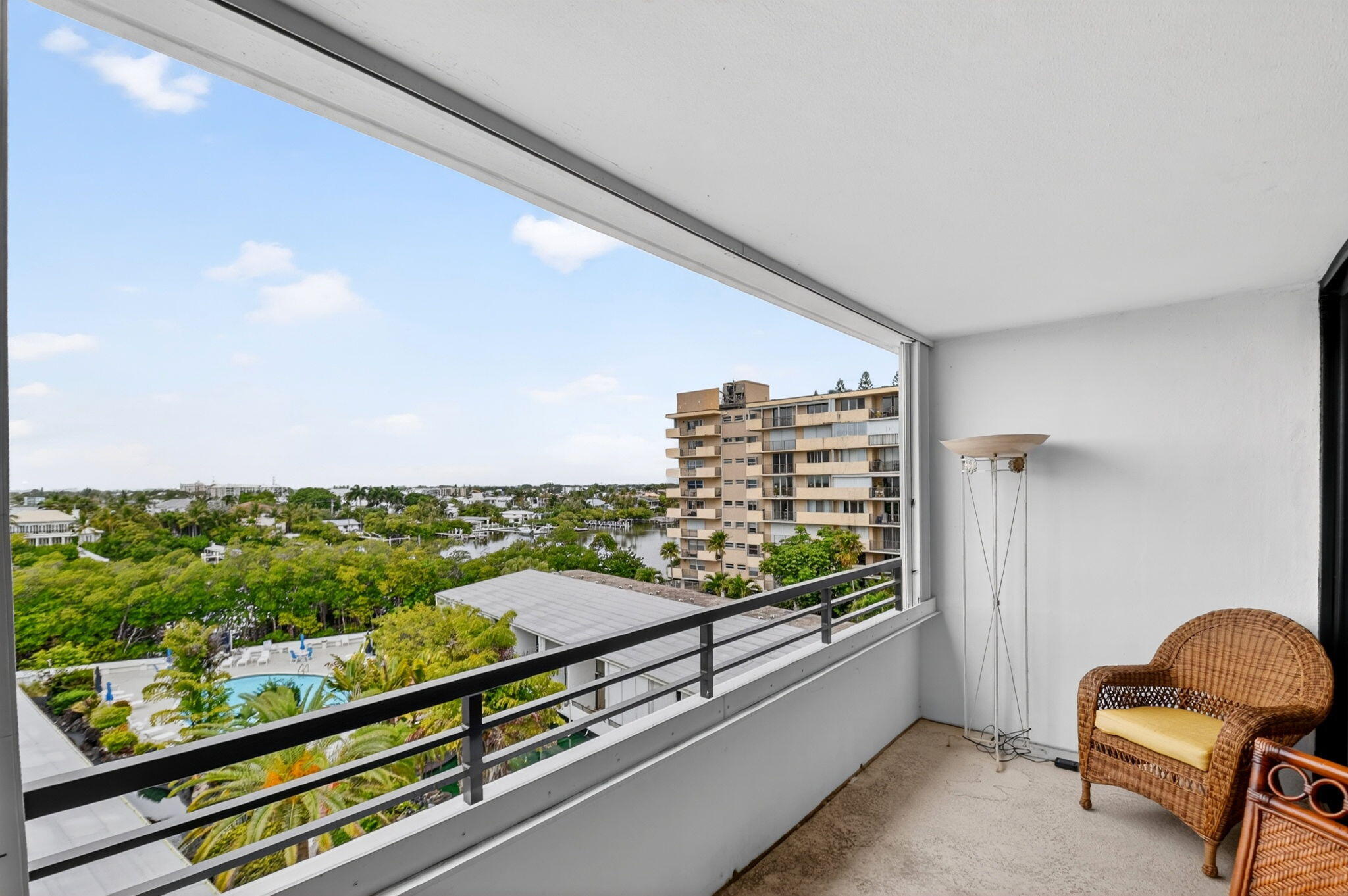MAYFAIR HOUSE CONDO - Residential