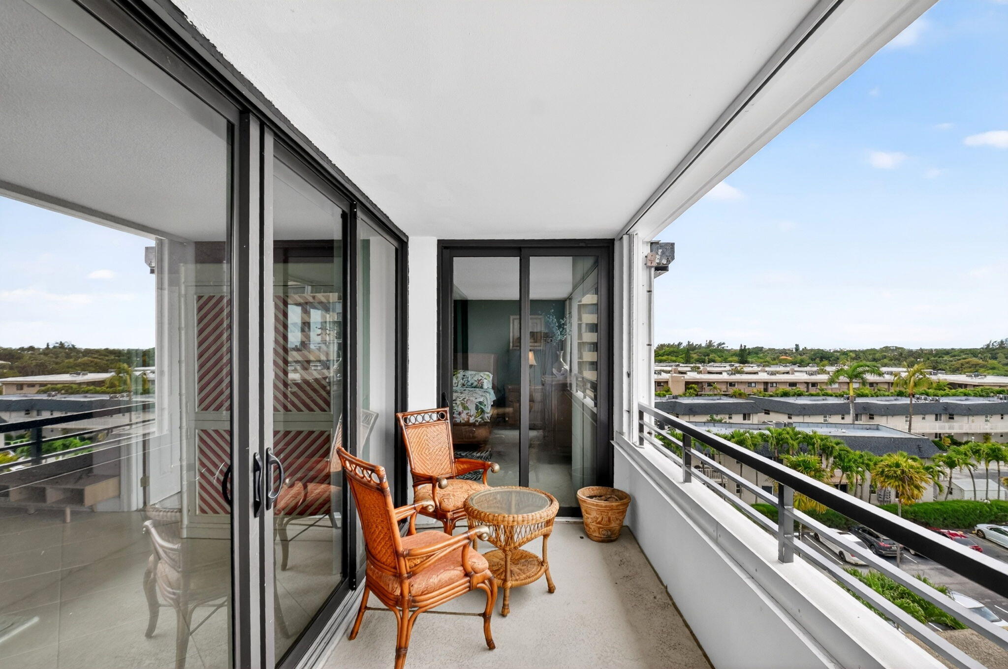 MAYFAIR HOUSE CONDO - Residential