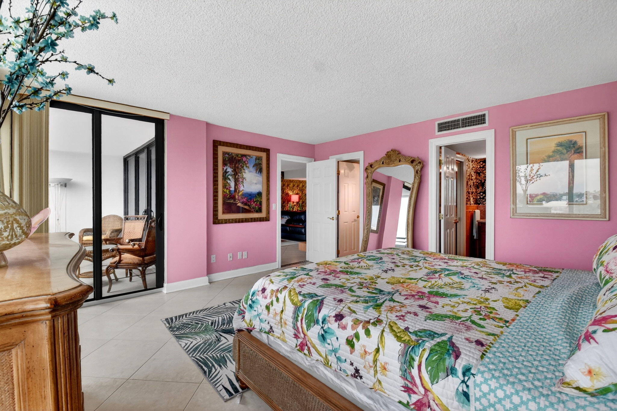 MAYFAIR HOUSE CONDO - Residential