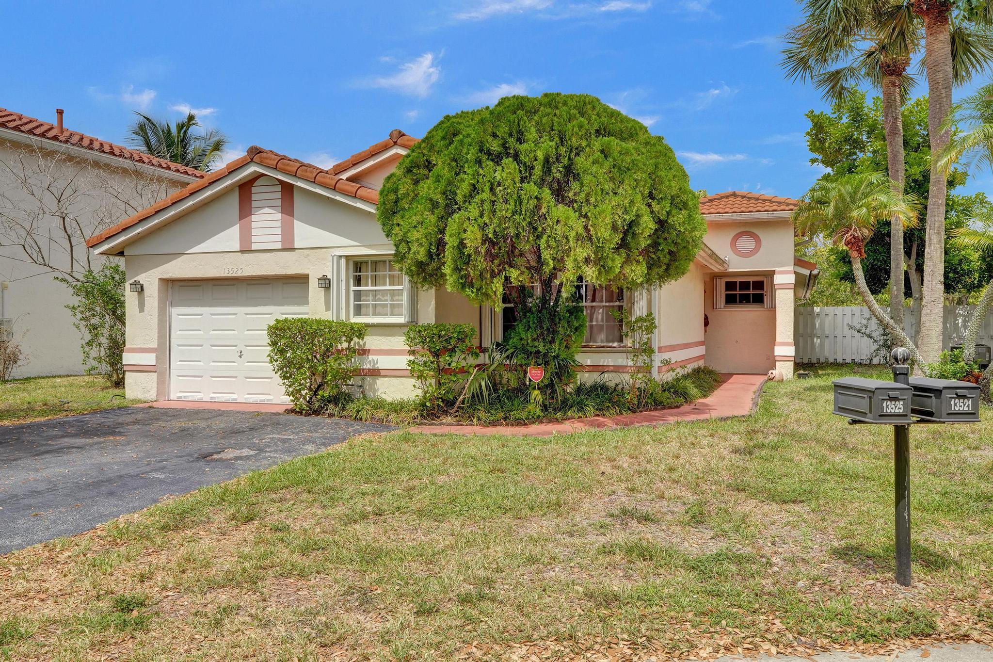 SAWGRASS PLANTATION - Residential