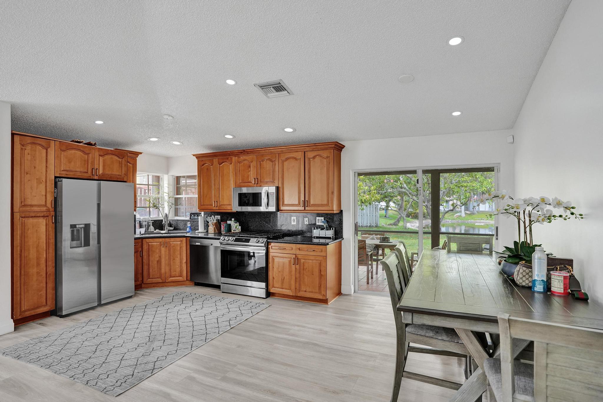 SAWGRASS PLANTATION - Residential