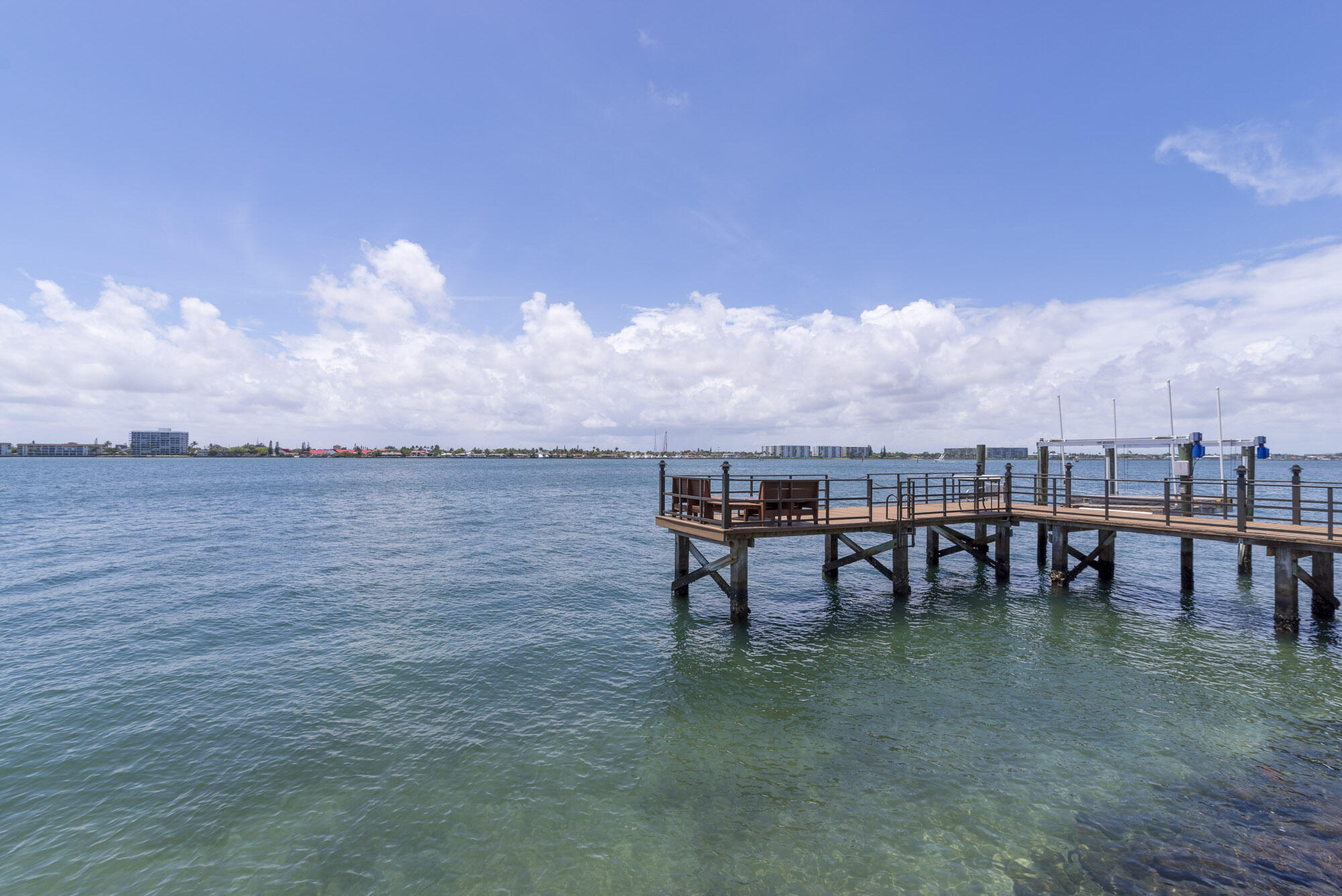 Yacht Harbor Manor - Residential