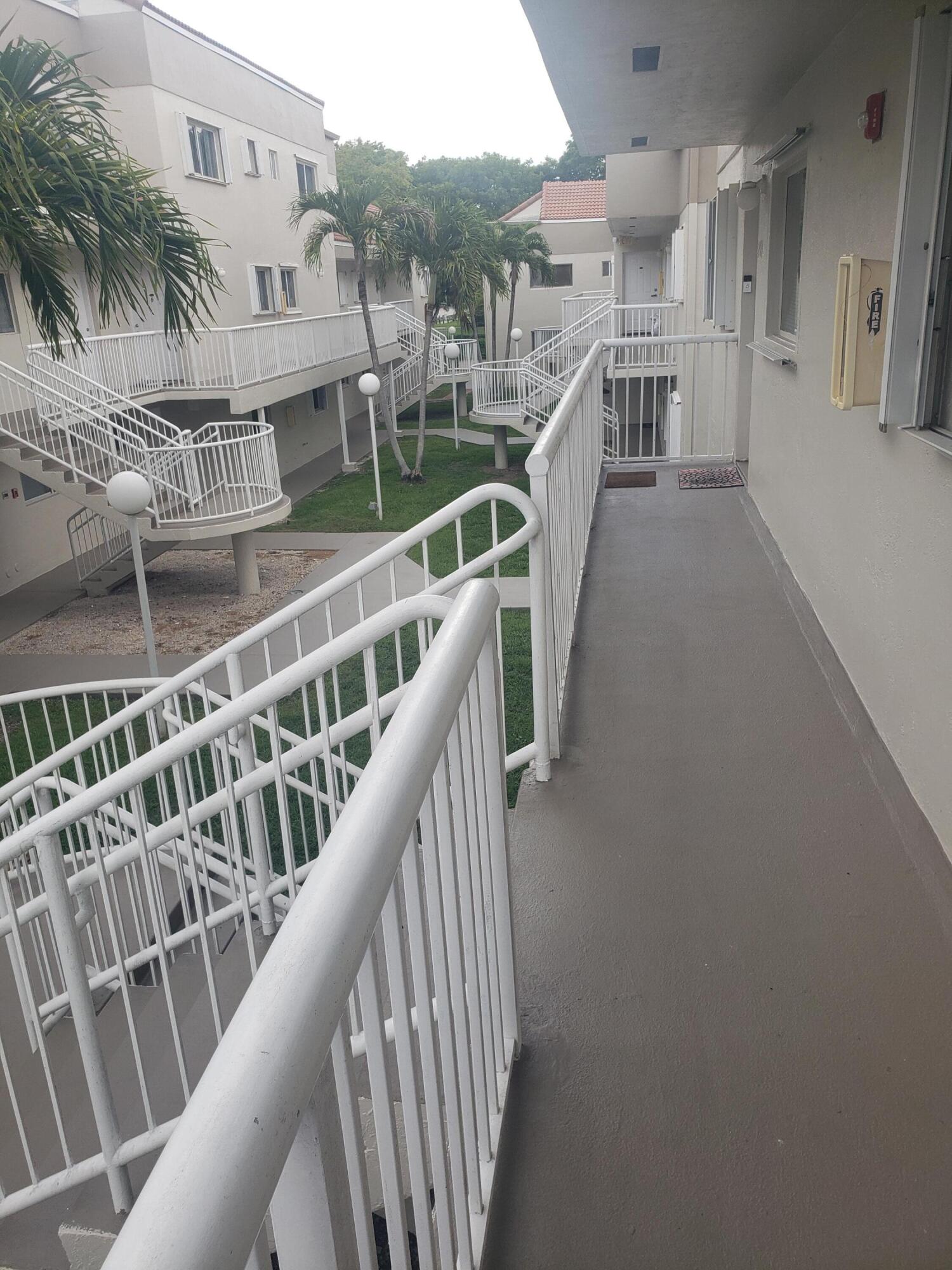 THE SEASONS VILLAS & THMS CONDO - Residential
